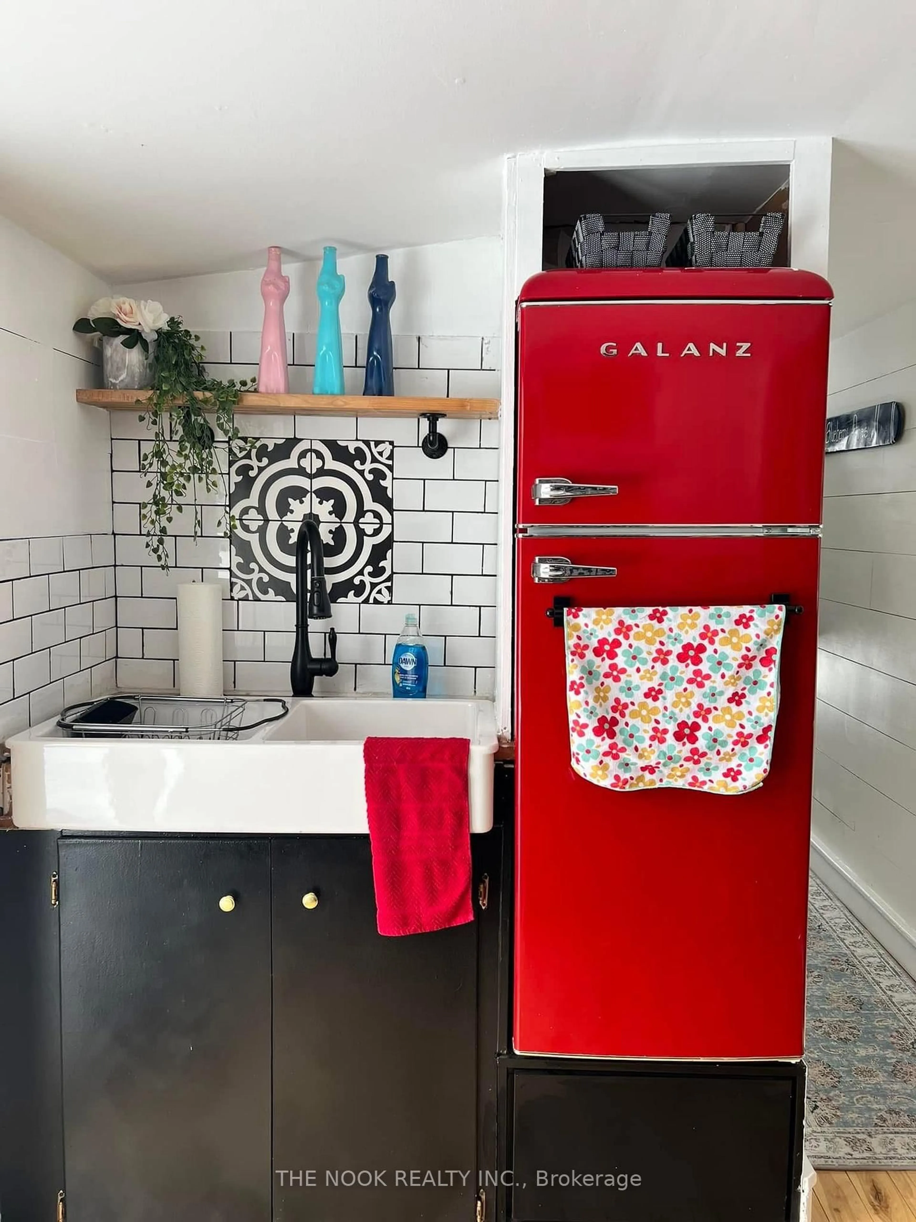 Standard kitchen, ceramic/tile floor for 90 THAETER Lane, Bancroft Ontario K0L 1C0
