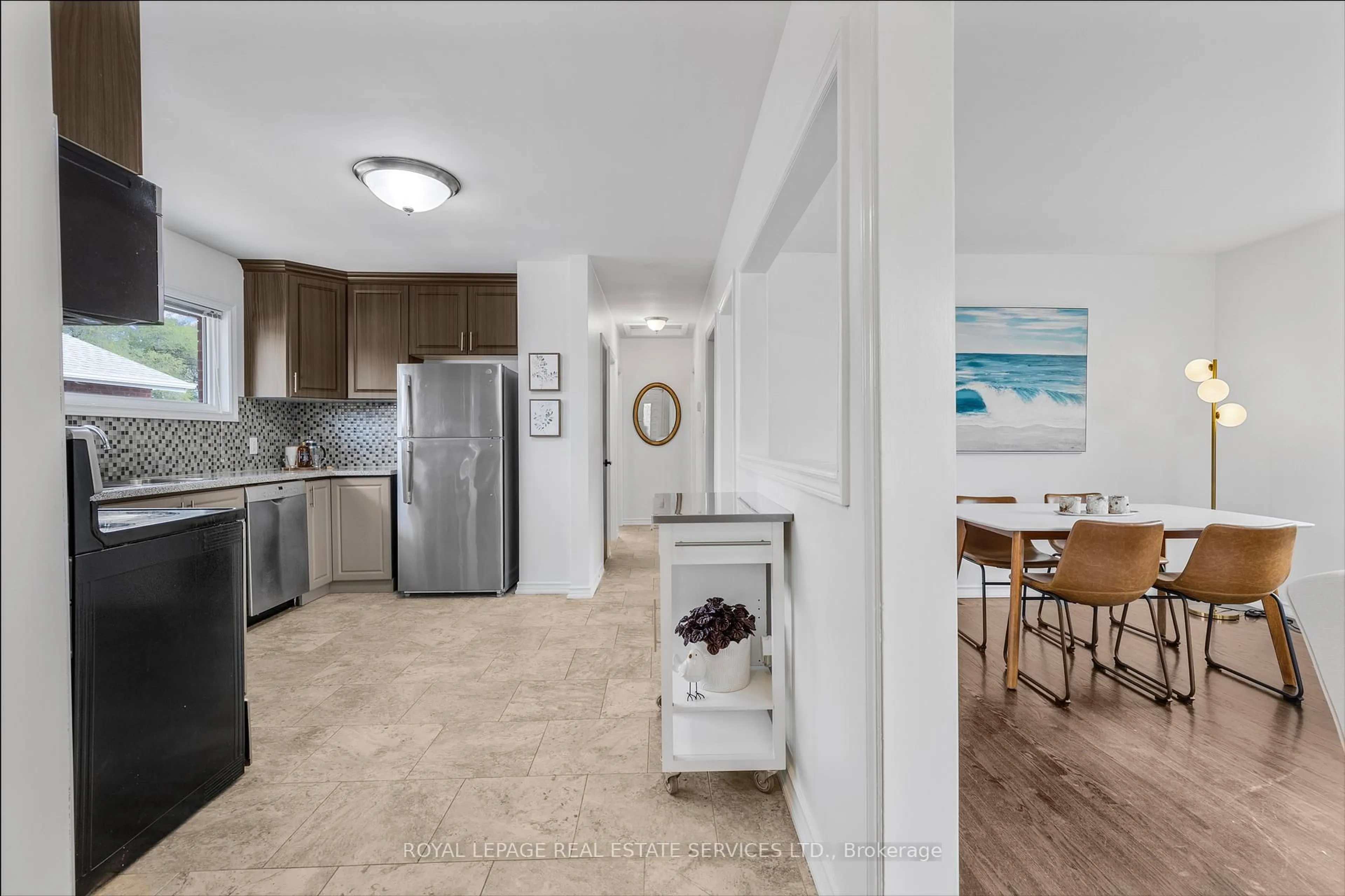 Unknown for 559 East 27th St, Hamilton Ontario L8V 3H4