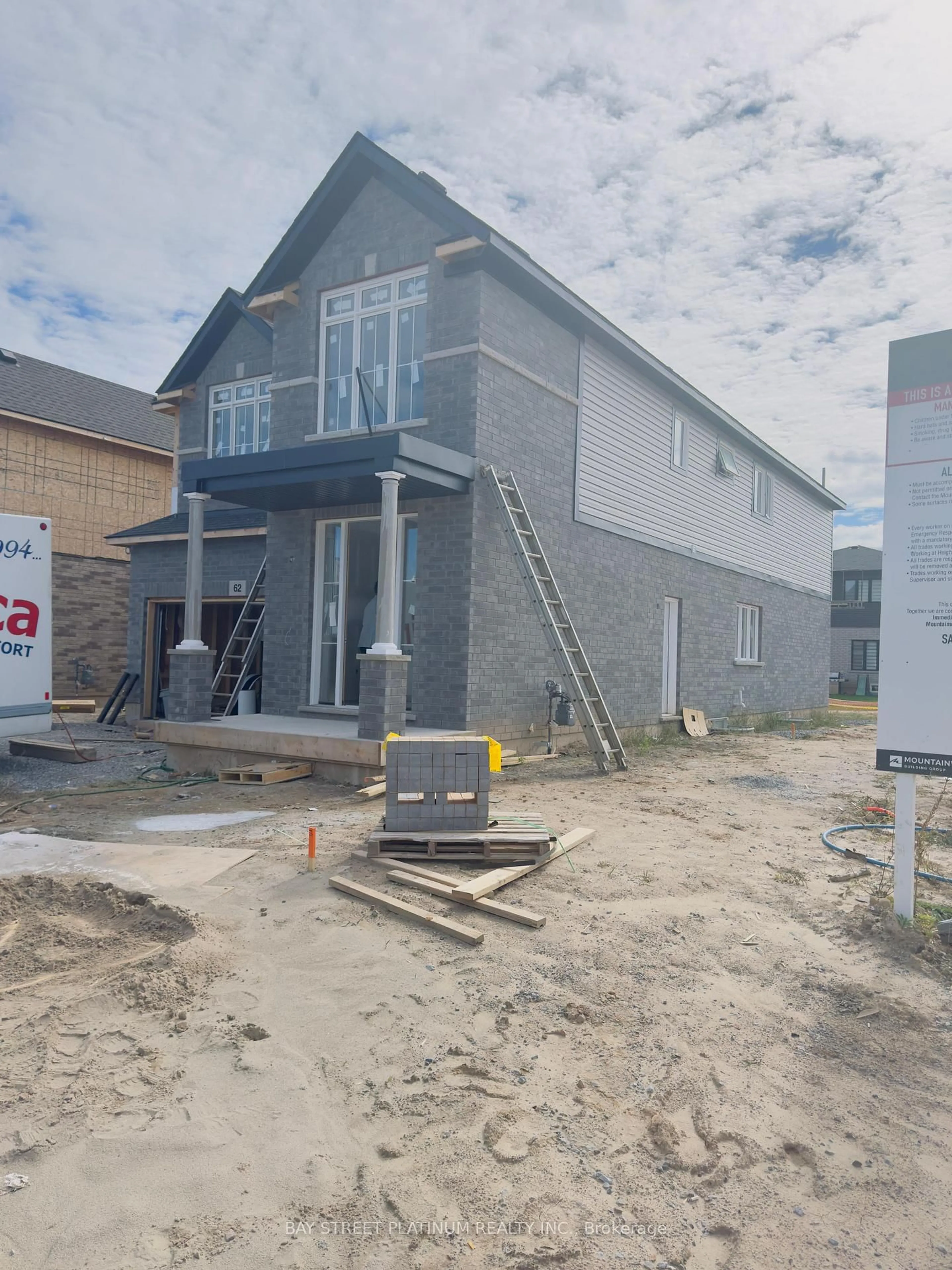 Home with brick exterior material, building for 62 William St, Pelham Ontario L3B 5N5