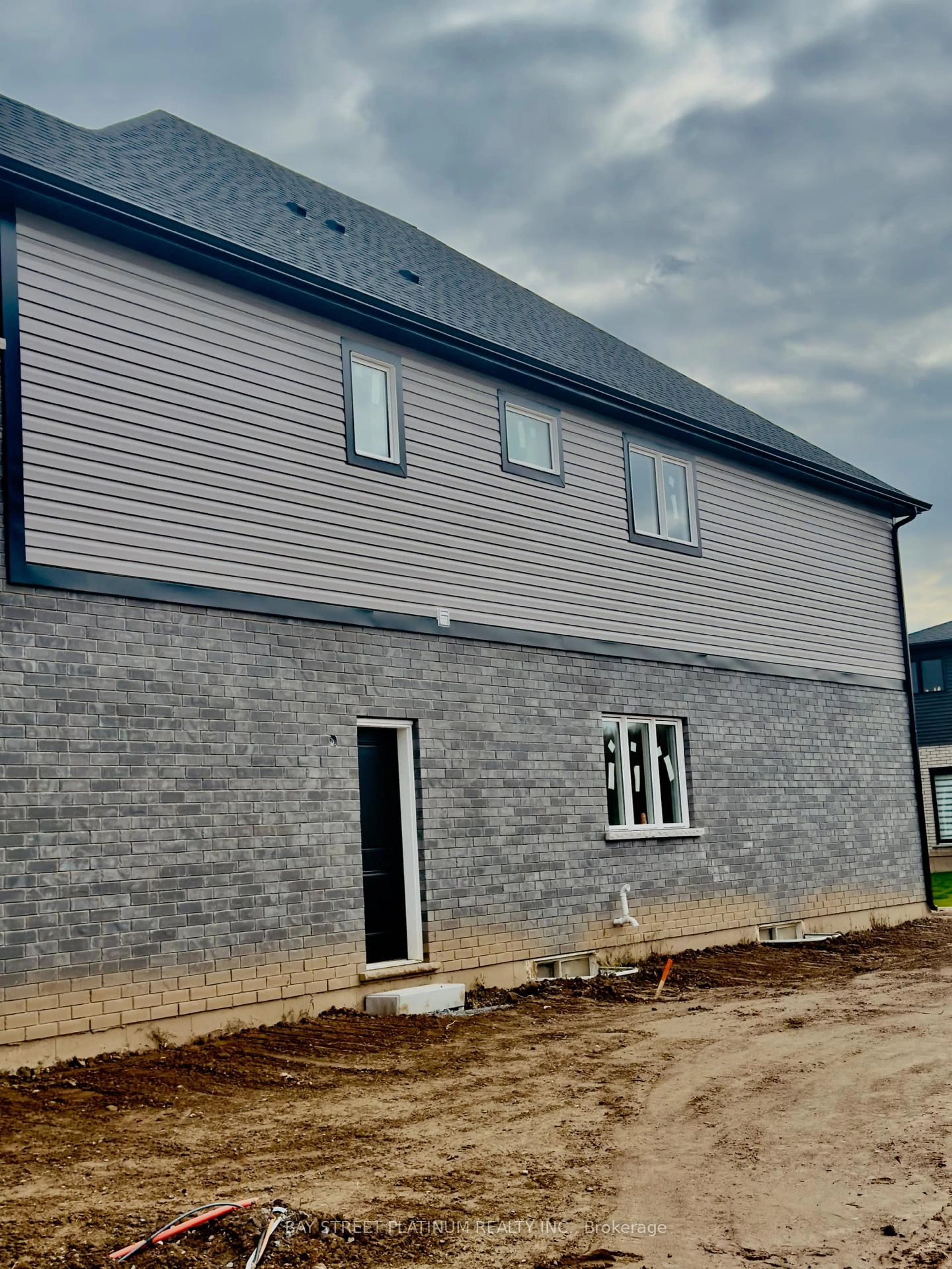 A pic from outside/outdoor area/front of a property/back of a property/a pic from drone, building for 62 William St, Pelham Ontario L3B 5N5