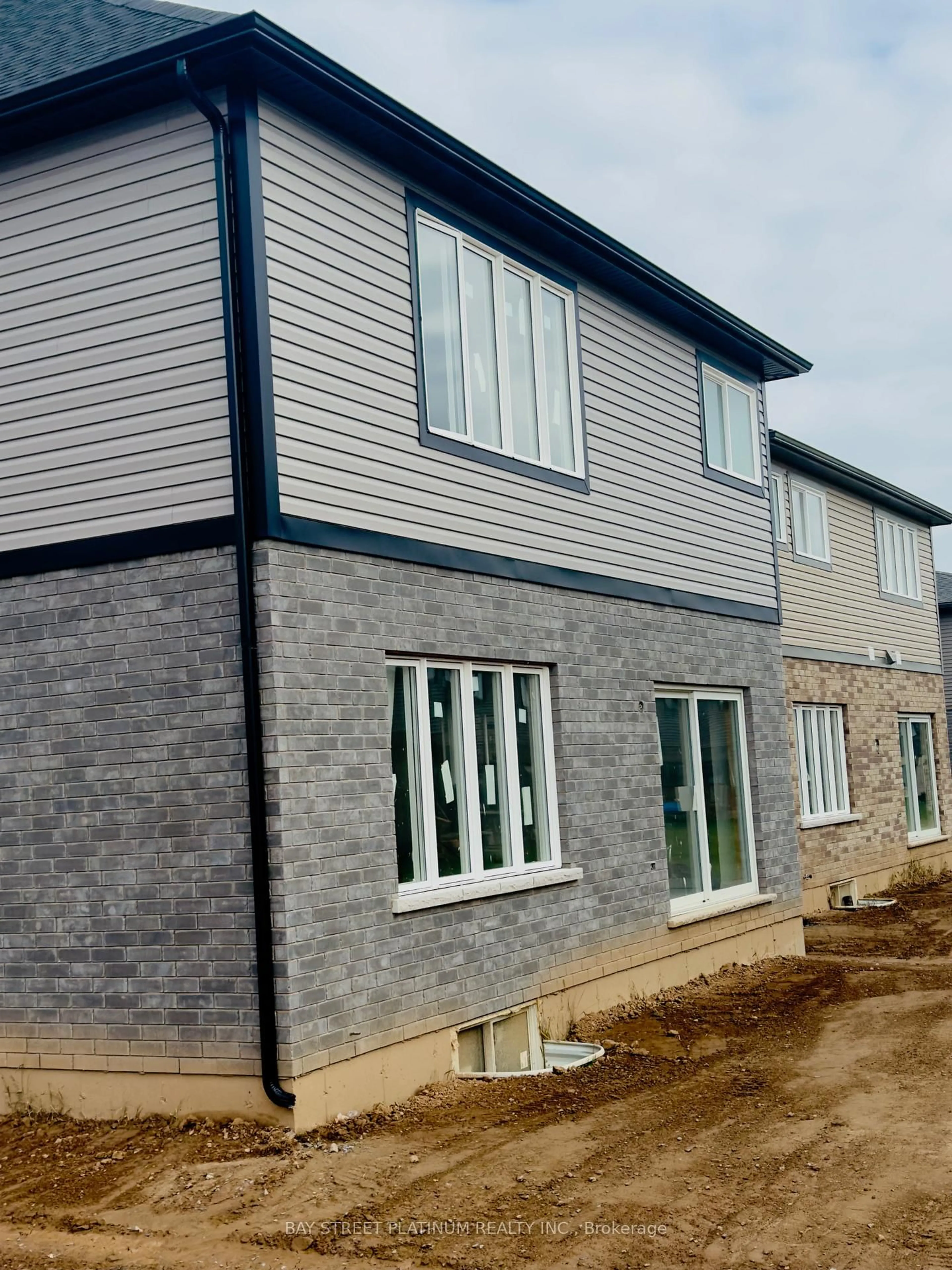 Home with brick exterior material, building for 62 William St, Pelham Ontario L3B 5N5