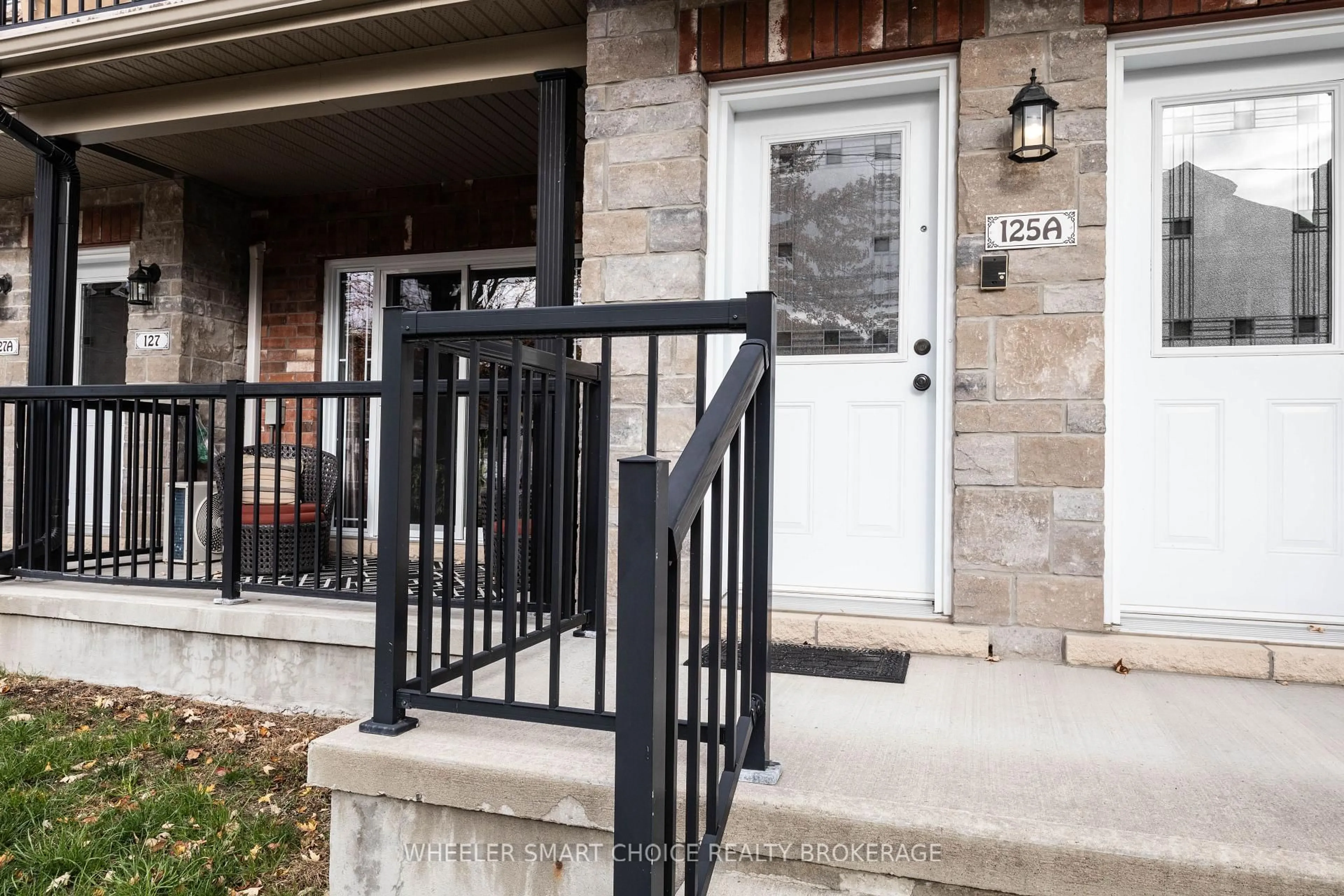 Indoor entryway for 125A Third St #125A, Cornwall Ontario K6J 1B8