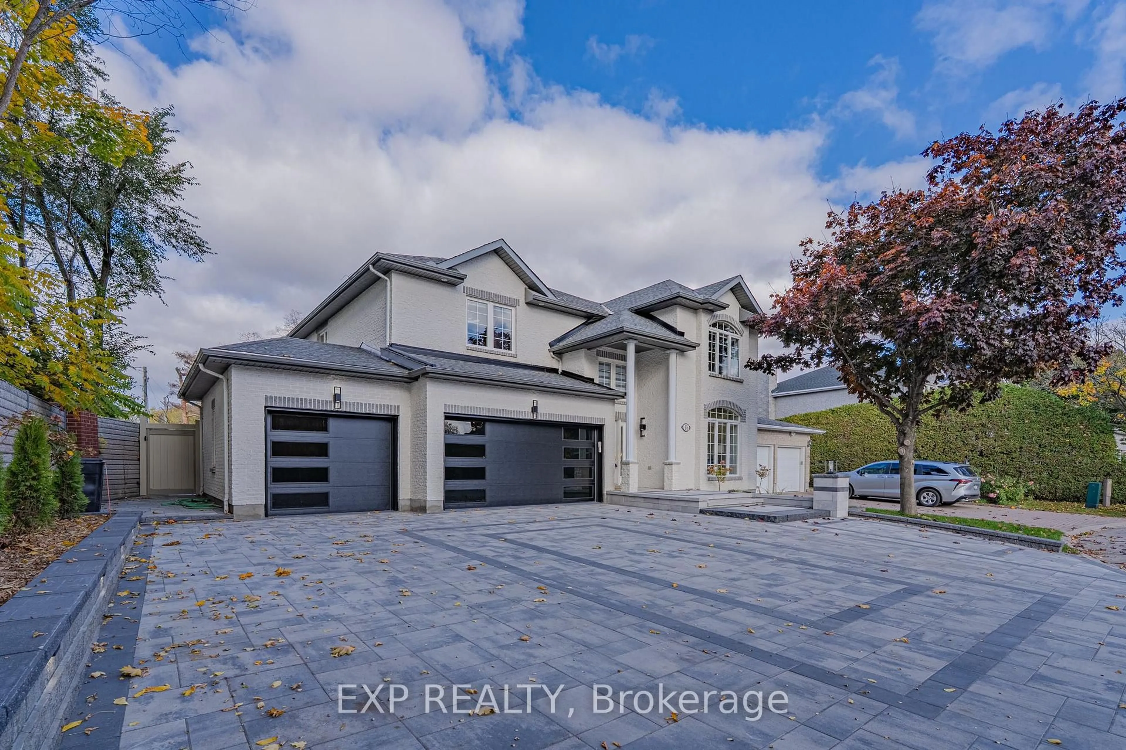 A pic from outside/outdoor area/front of a property/back of a property/a pic from drone, street for 15 WELLSMERE Crt, Ottawa Ontario K2E 8C2