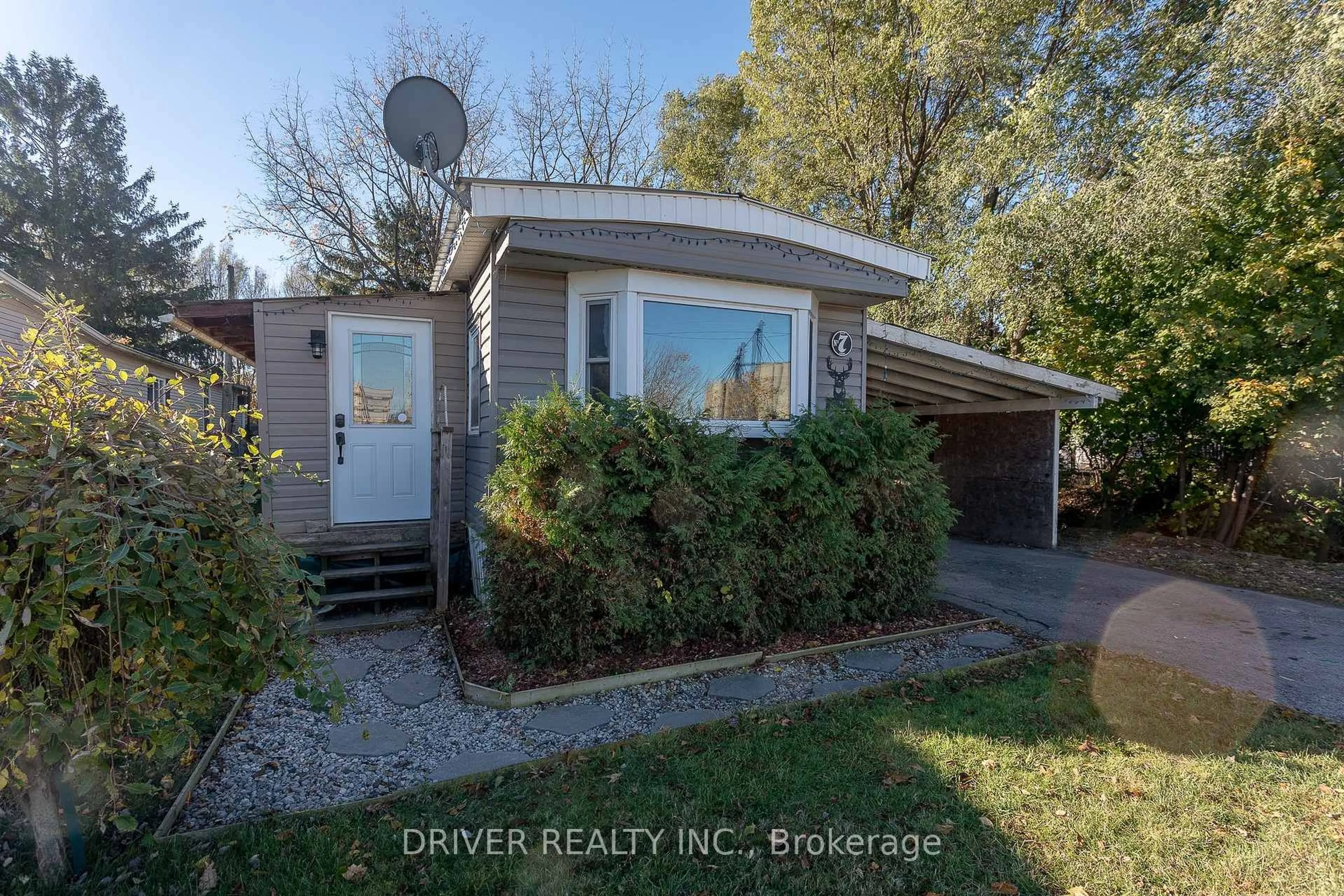 Home with vinyl exterior material, water/lake/river/ocean view for 78 Beech St #lot 7, Aylmer Ontario N5H 3H6