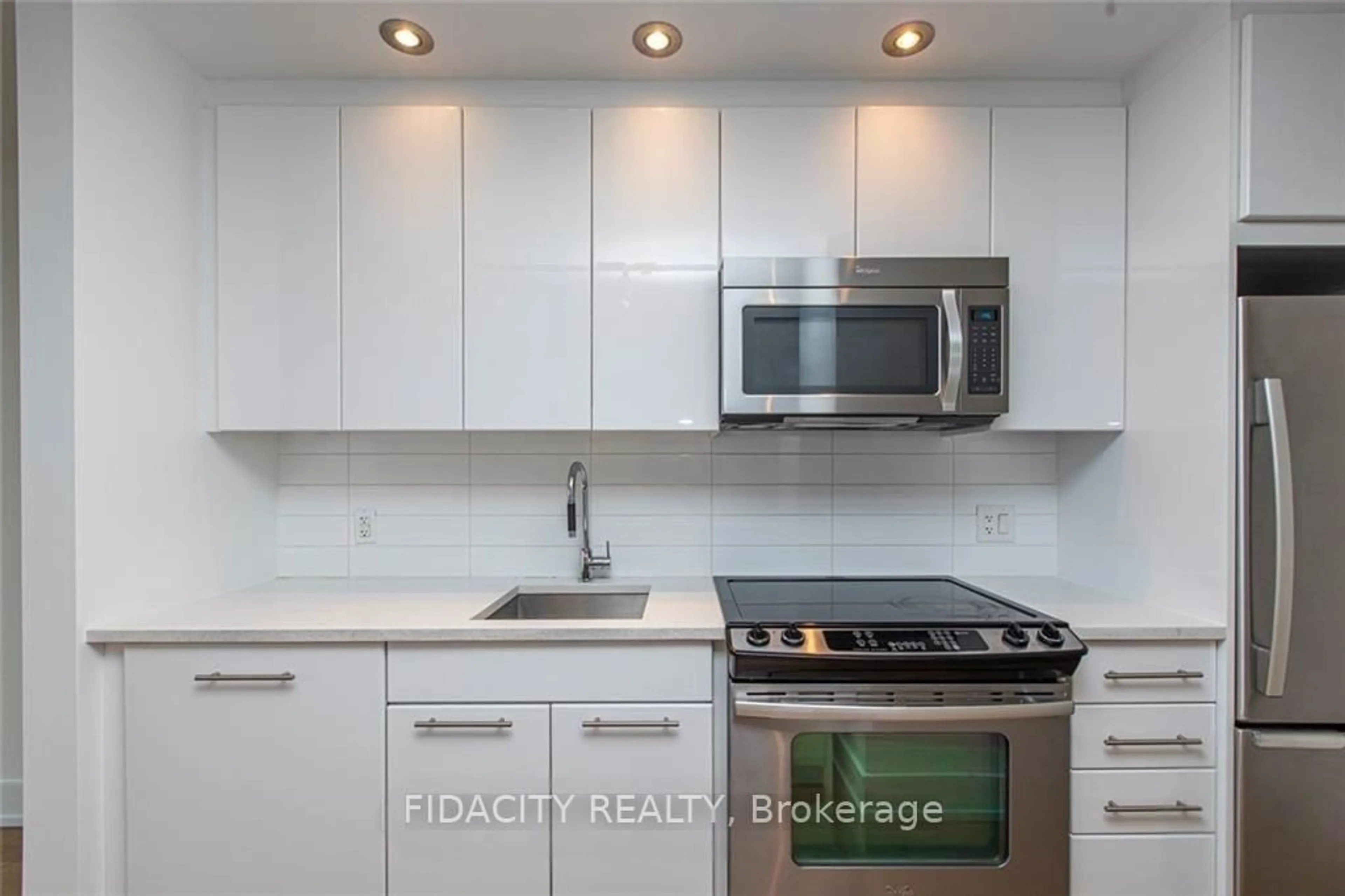 Standard kitchen, unknown for 360 Patricia Ave #820, Ottawa Ontario K1Z 0A8