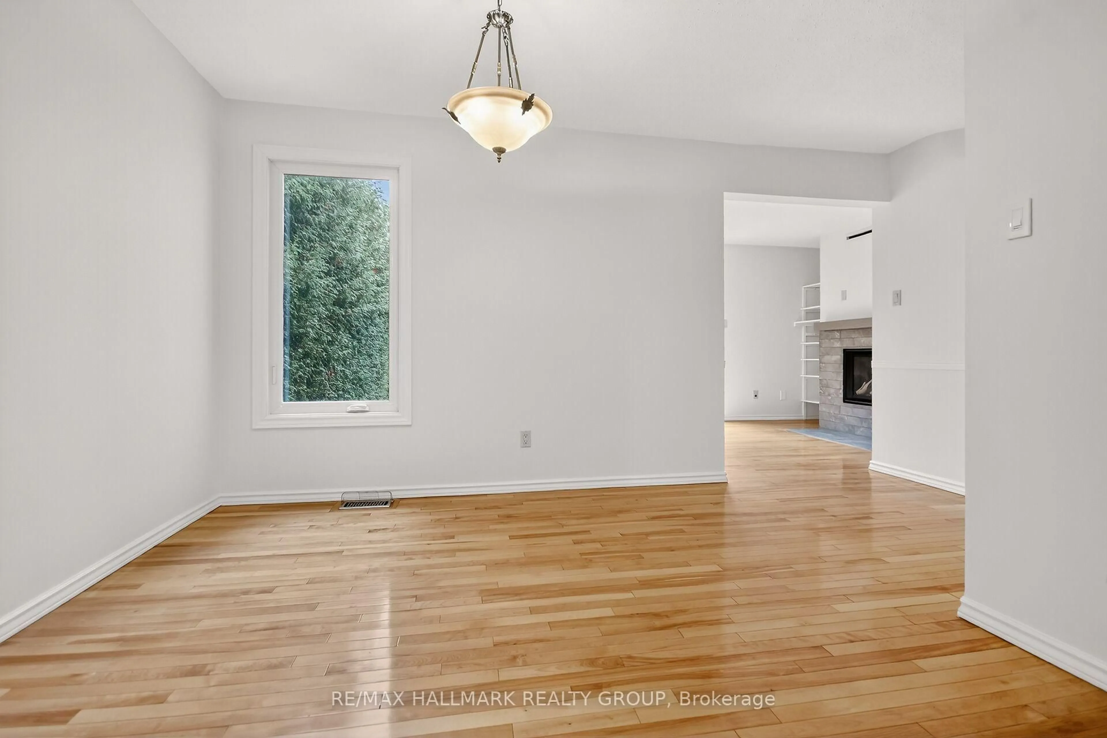 Unknown for 32 Pheasant Run Dr, Nepean Ontario K2J 2R2