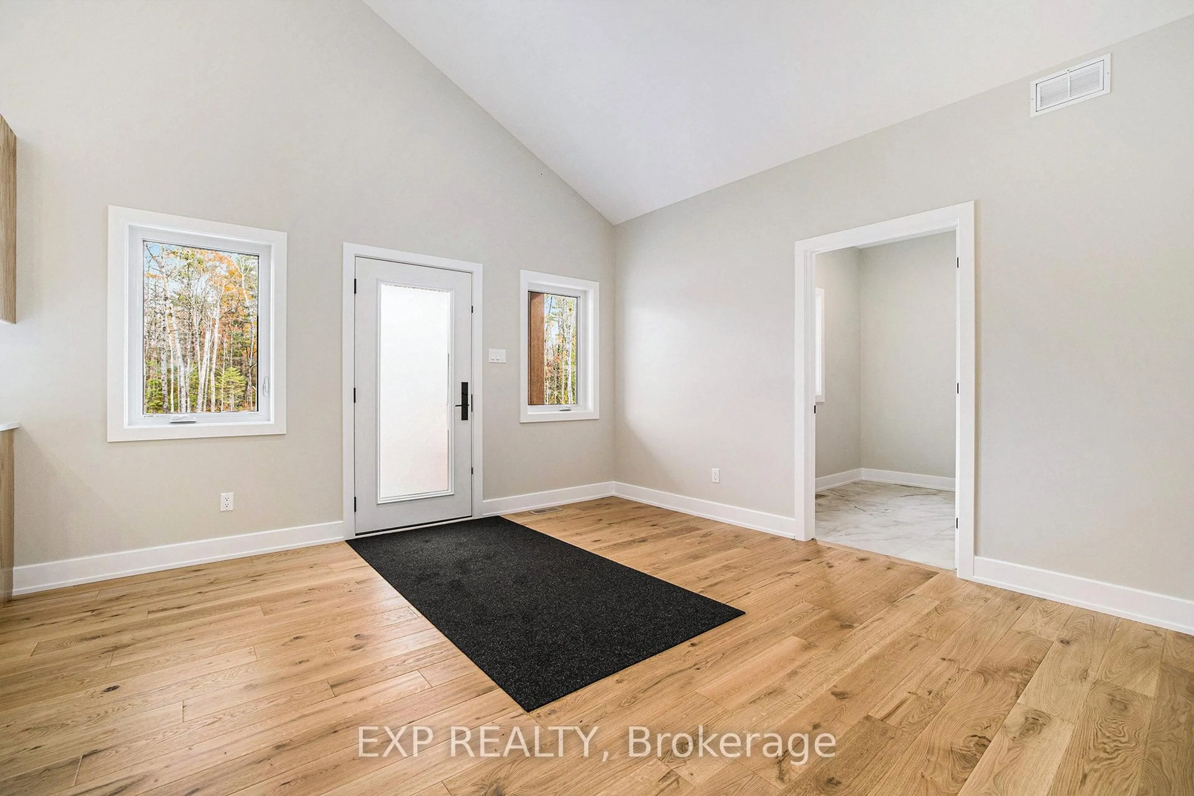 Indoor entryway for 9 Longleaf Way, Calabogie Ontario K0J 1H0