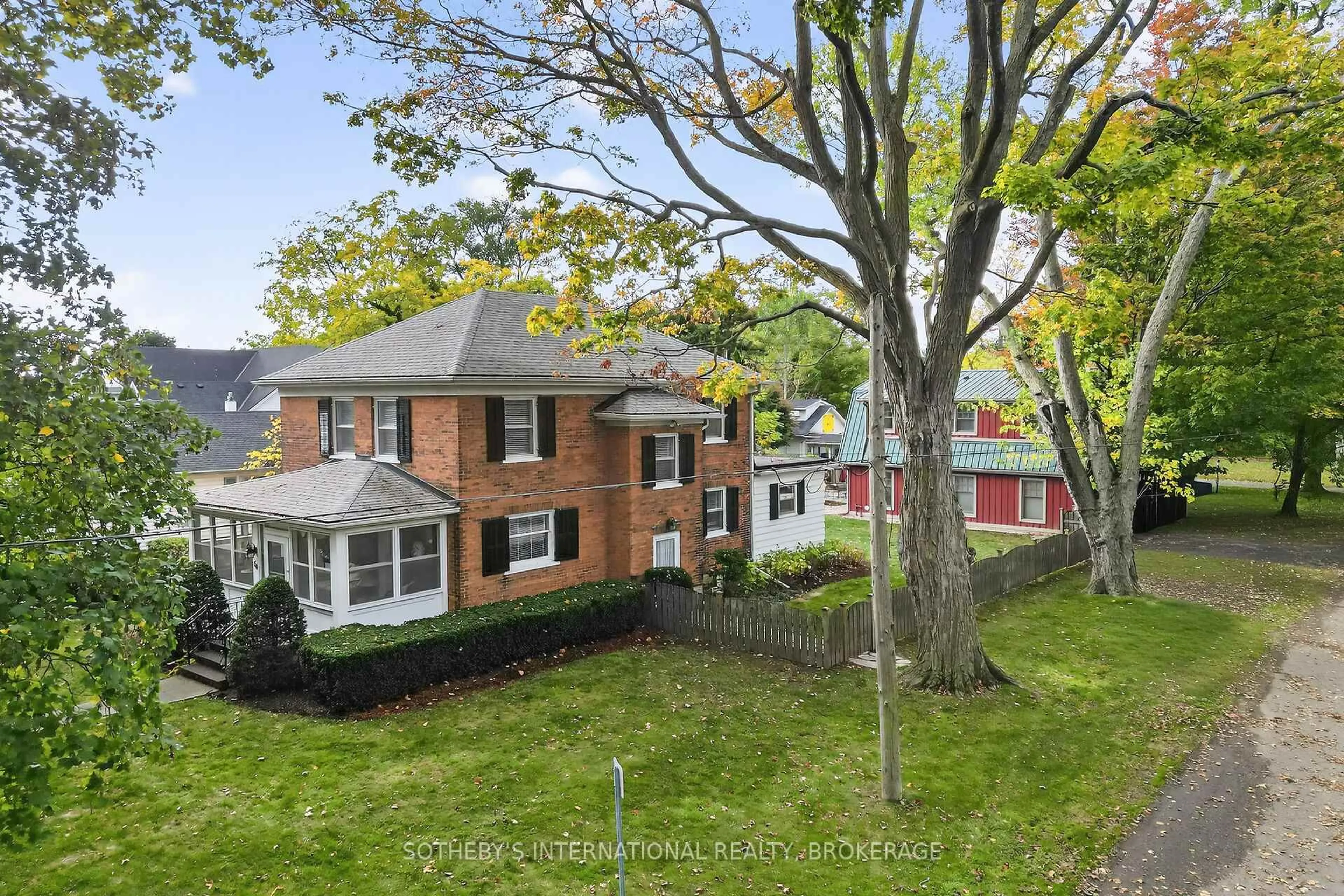 A pic from outside/outdoor area/front of a property/back of a property/a pic from drone, street for 54 Platoff St, Niagara-on-the-Lake Ontario L0S 1J0