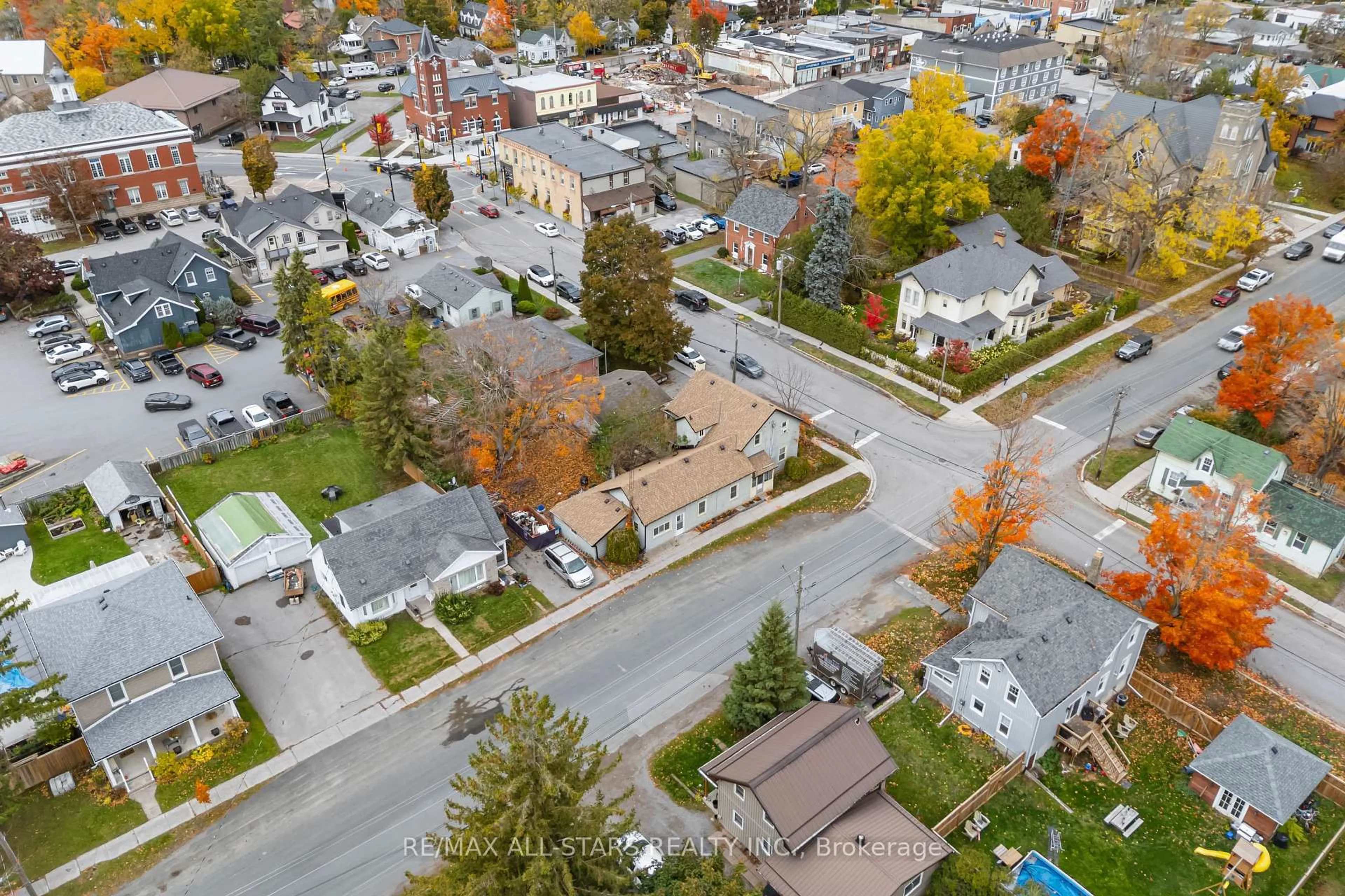 A pic from outside/outdoor area/front of a property/back of a property/a pic from drone, street for 15 Albert St, Selwyn Ontario K0L 2H0