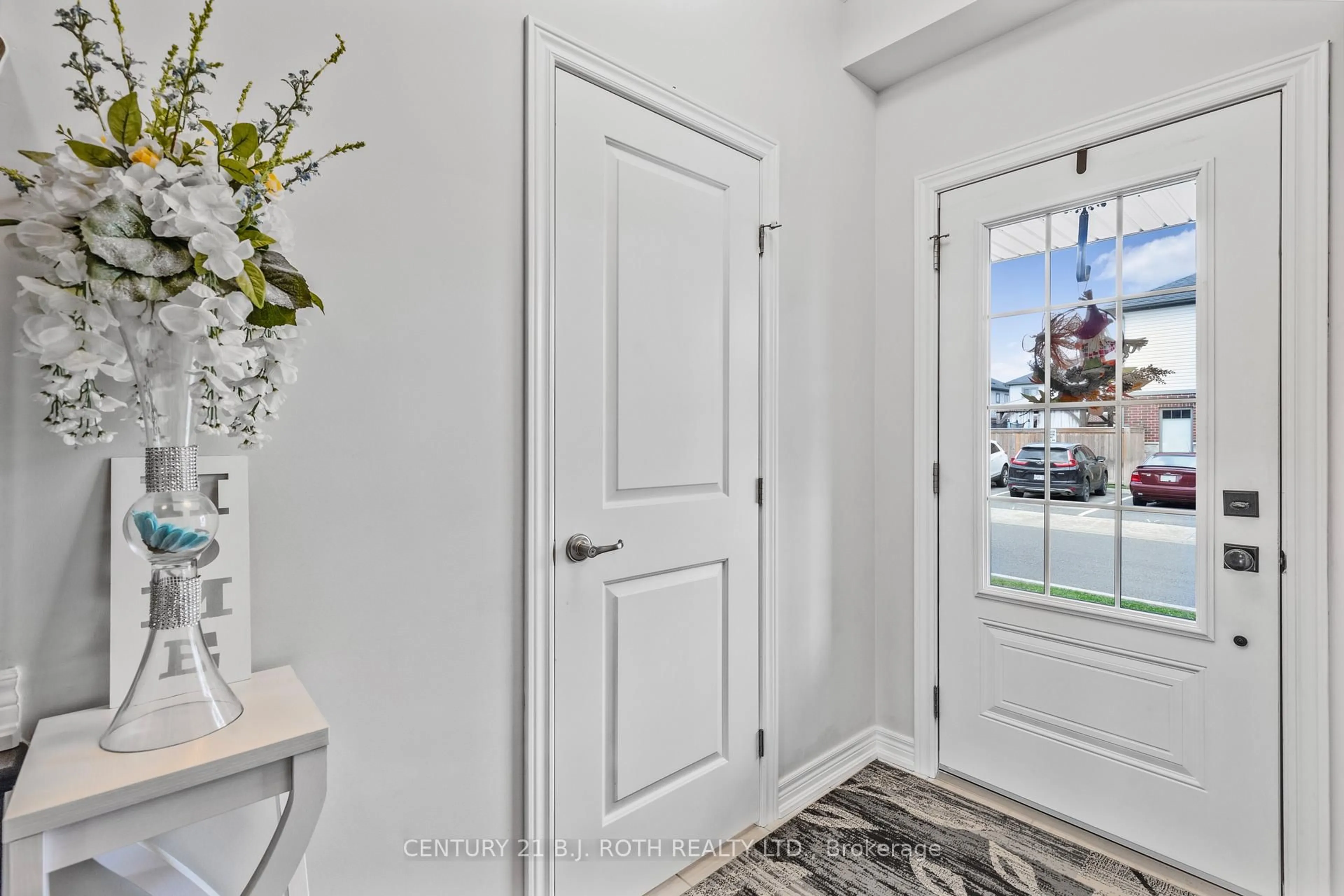 Indoor entryway for 66 Severino Circ, West Lincoln Ontario L0R 2A0