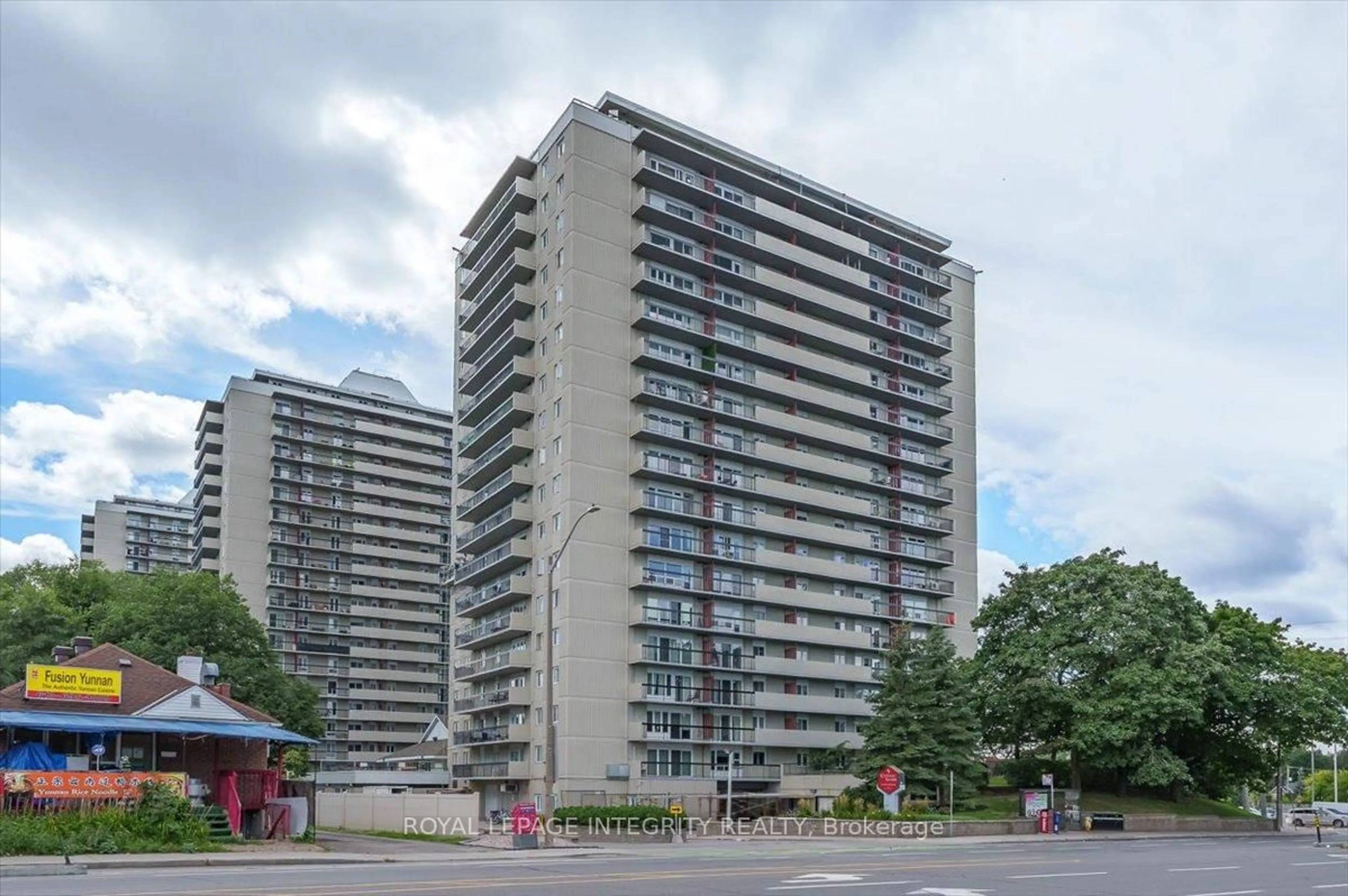 Unknown for 158A McArthur Ave #109, Ottawa Ontario K1L 7E7
