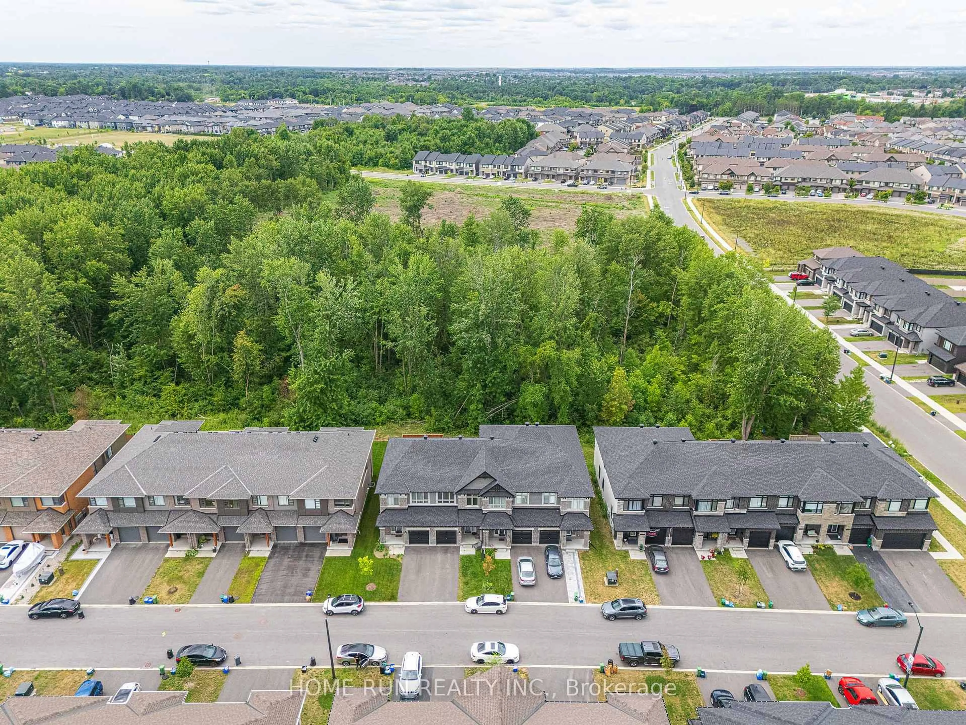 A pic from outside/outdoor area/front of a property/back of a property/a pic from drone, unknown for 1016 EIDER St, Ottawa Ontario K4M 1B2