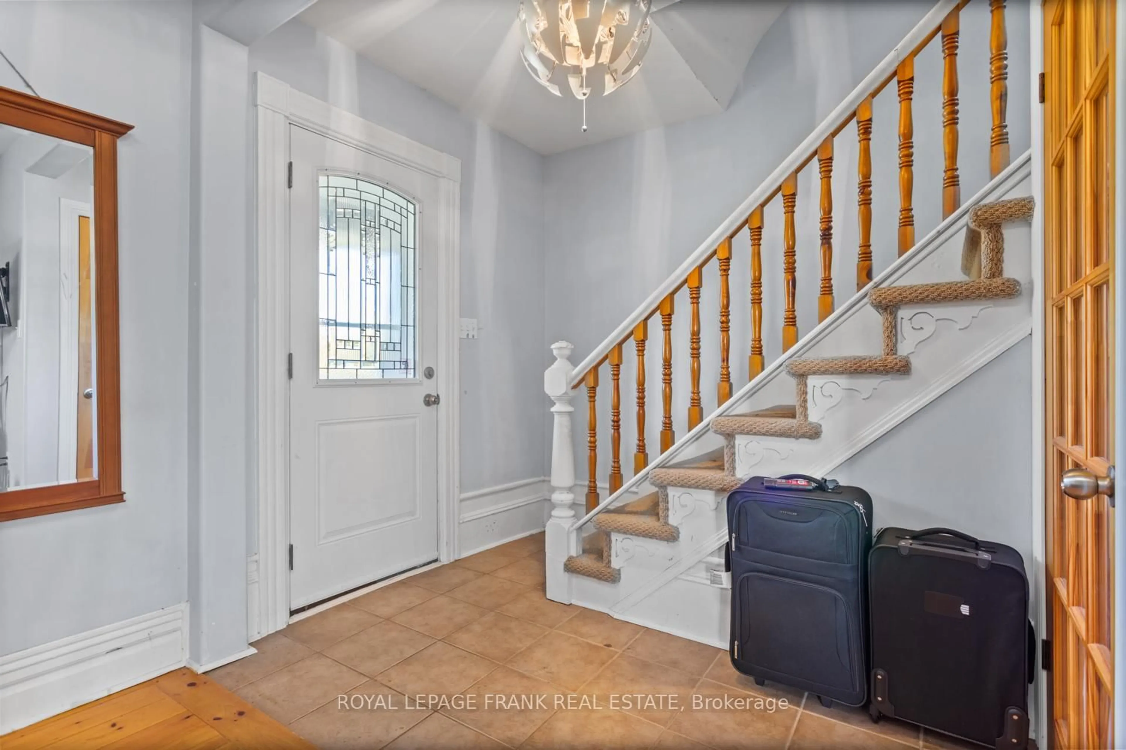 Indoor entryway for 15880 62 Highway, Madoc Ontario K0K 1Y0