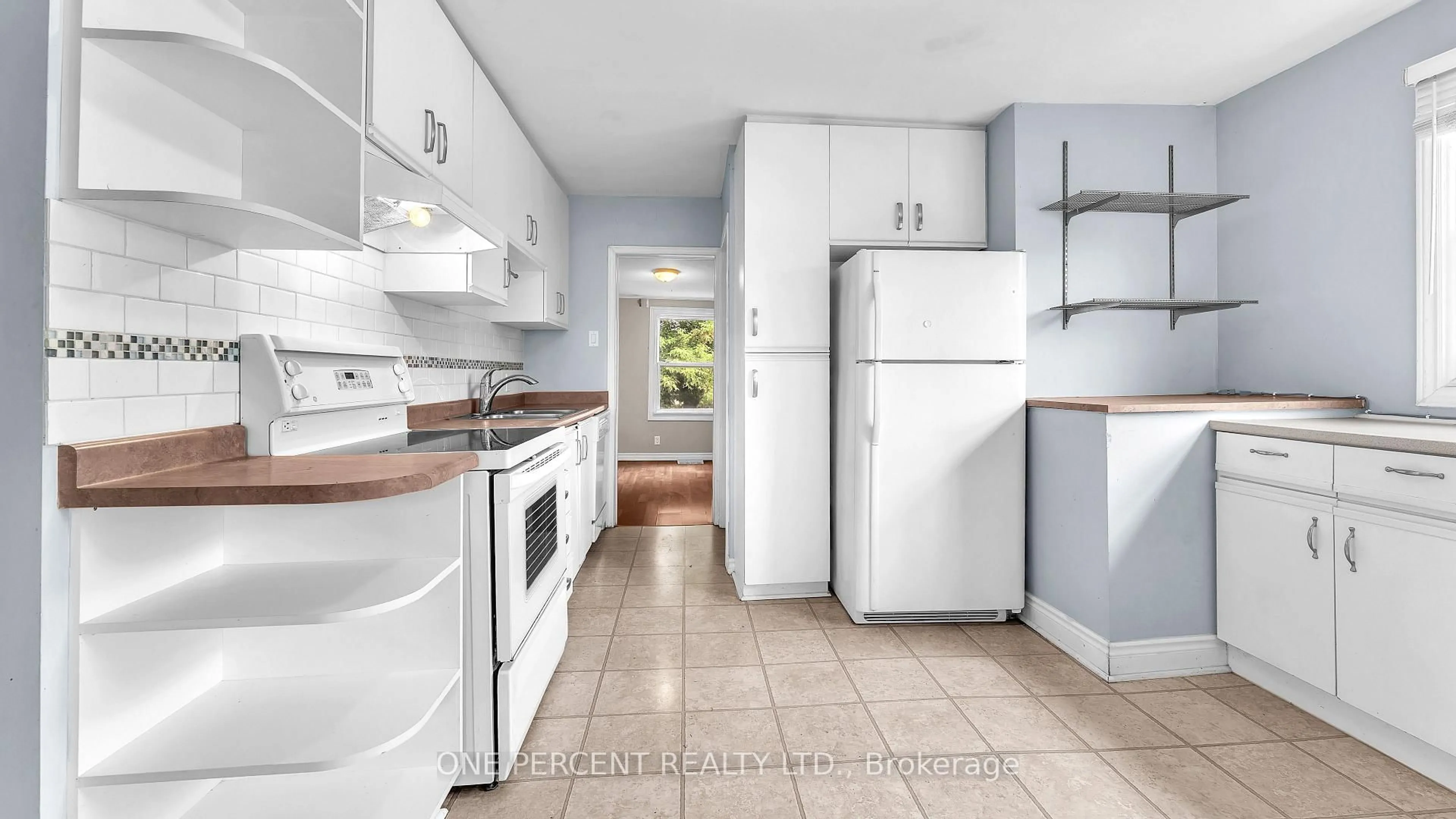 Standard kitchen, ceramic/tile floor for 1185 ALBANY St, London East Ontario N5W 3L6