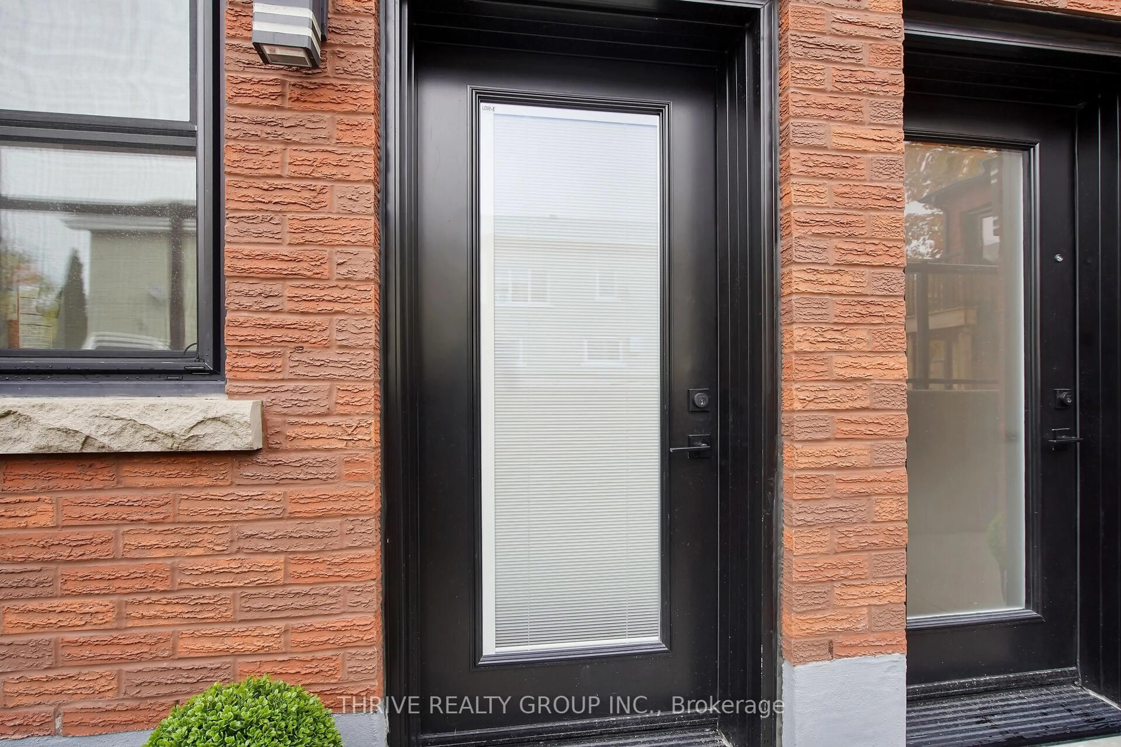 Indoor entryway for 74 CHURCH St #1, Stratford Ontario N5A 2R2