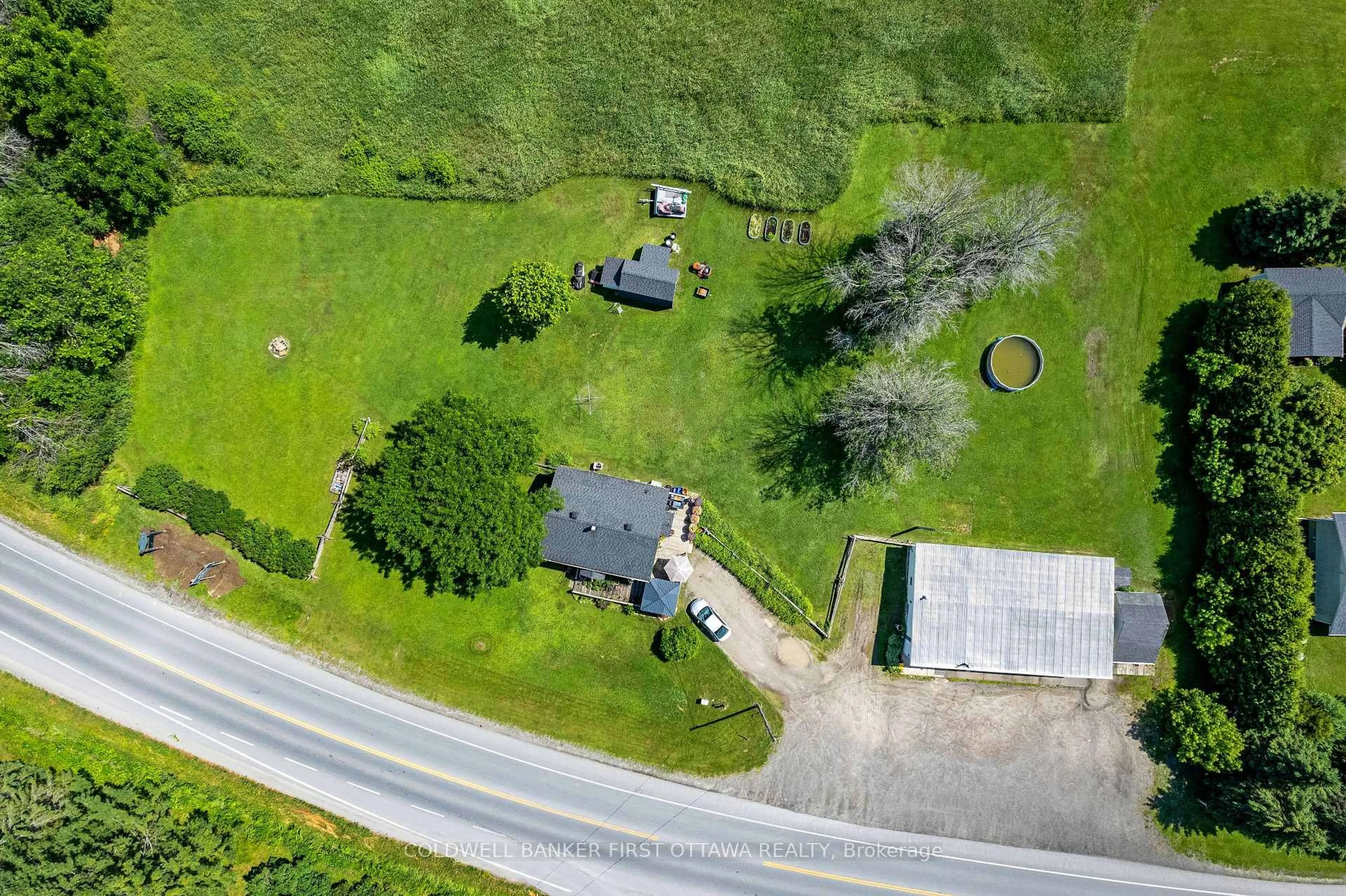 A pic from outside/outdoor area/front of a property/back of a property/a pic from drone, street for 3004 Rideau Ferry Rd, Perth Ontario K7H 0H3