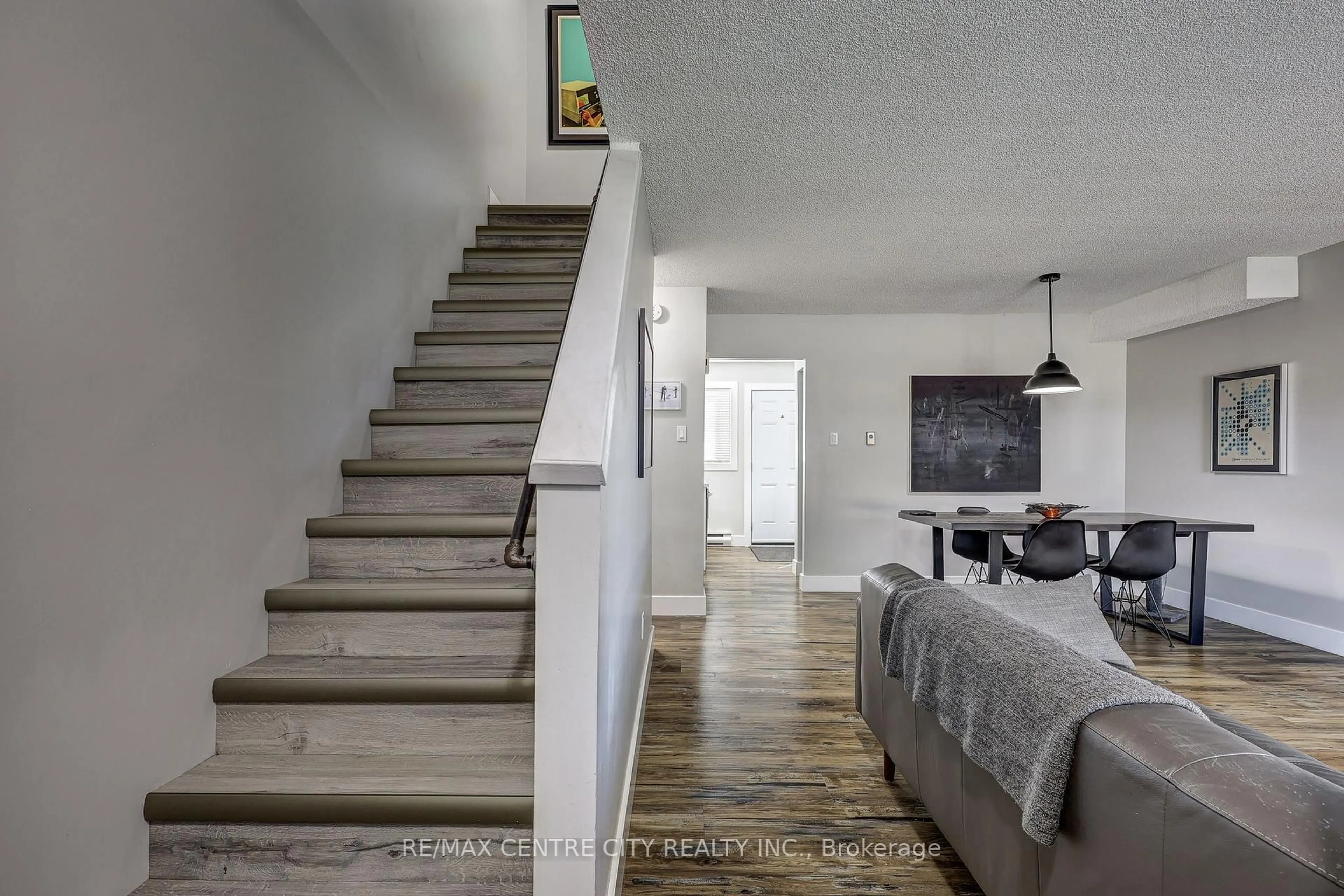 Stairs for 1443 Huron St #5, London East Ontario N5V 2E6
