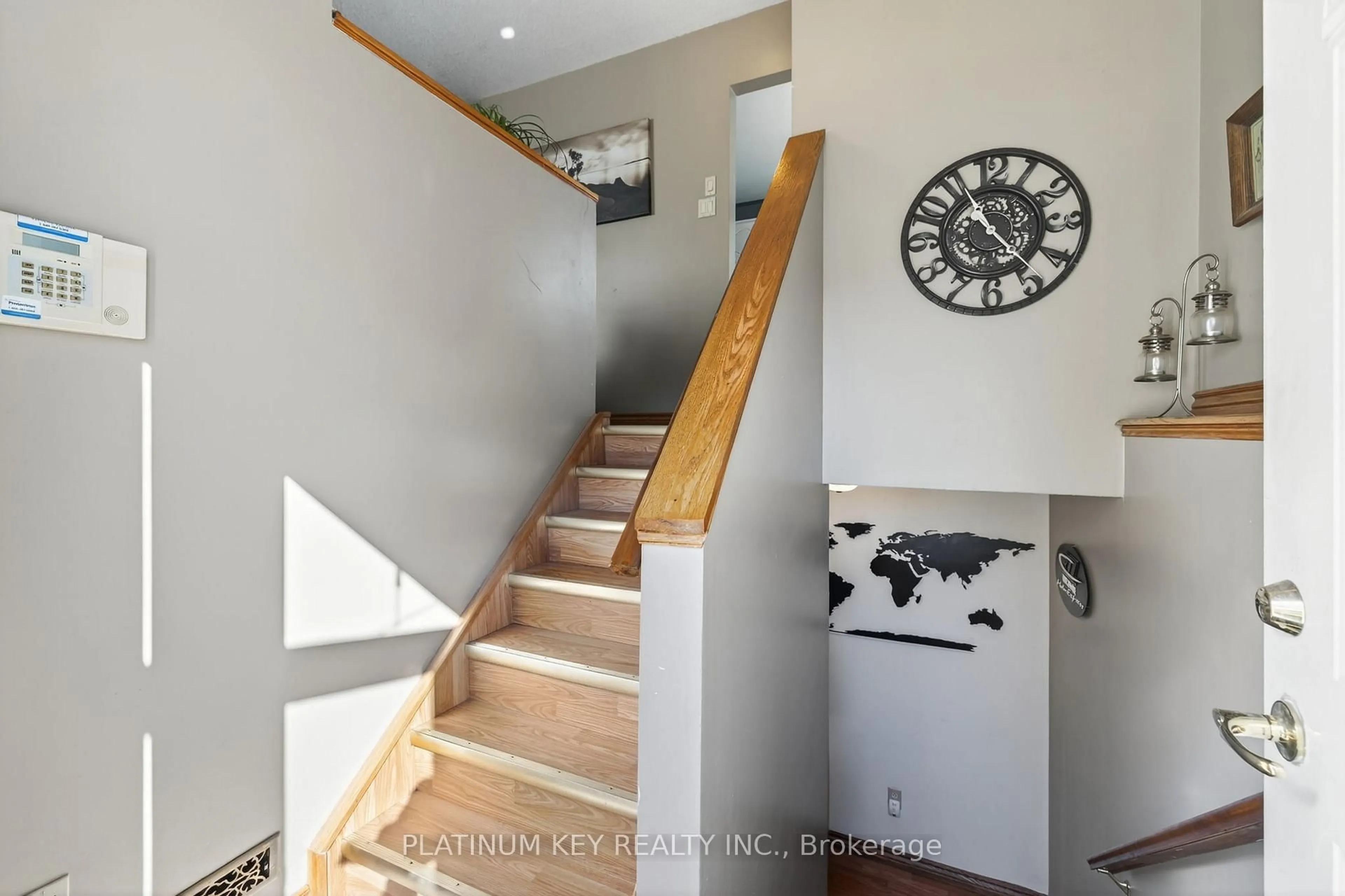 Stairs for 152 Elgin St, London East Ontario N5Z 2T8