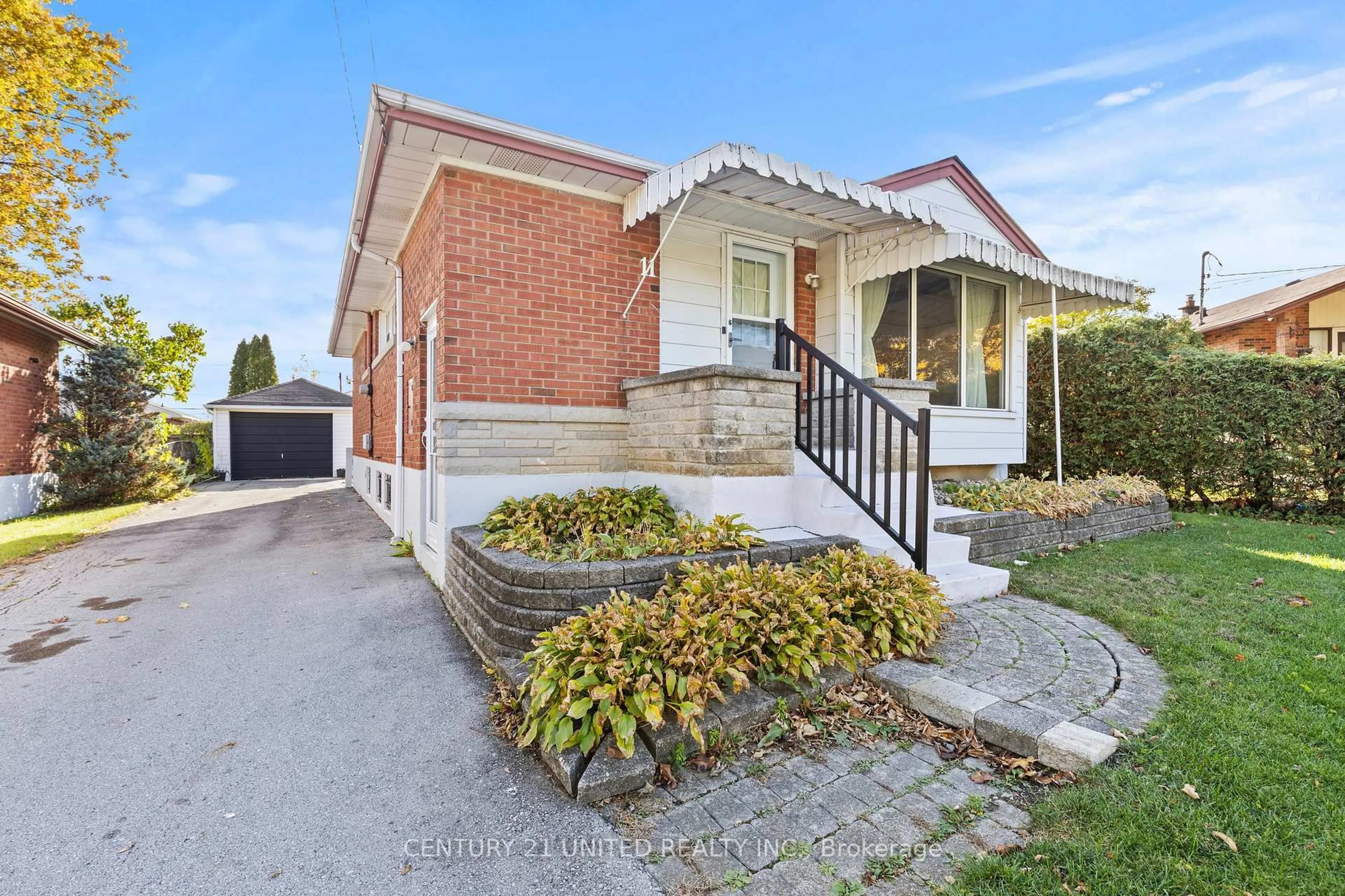 Home with brick exterior material, street for 11 Helga Crt, Hamilton Ontario L8V 3K1