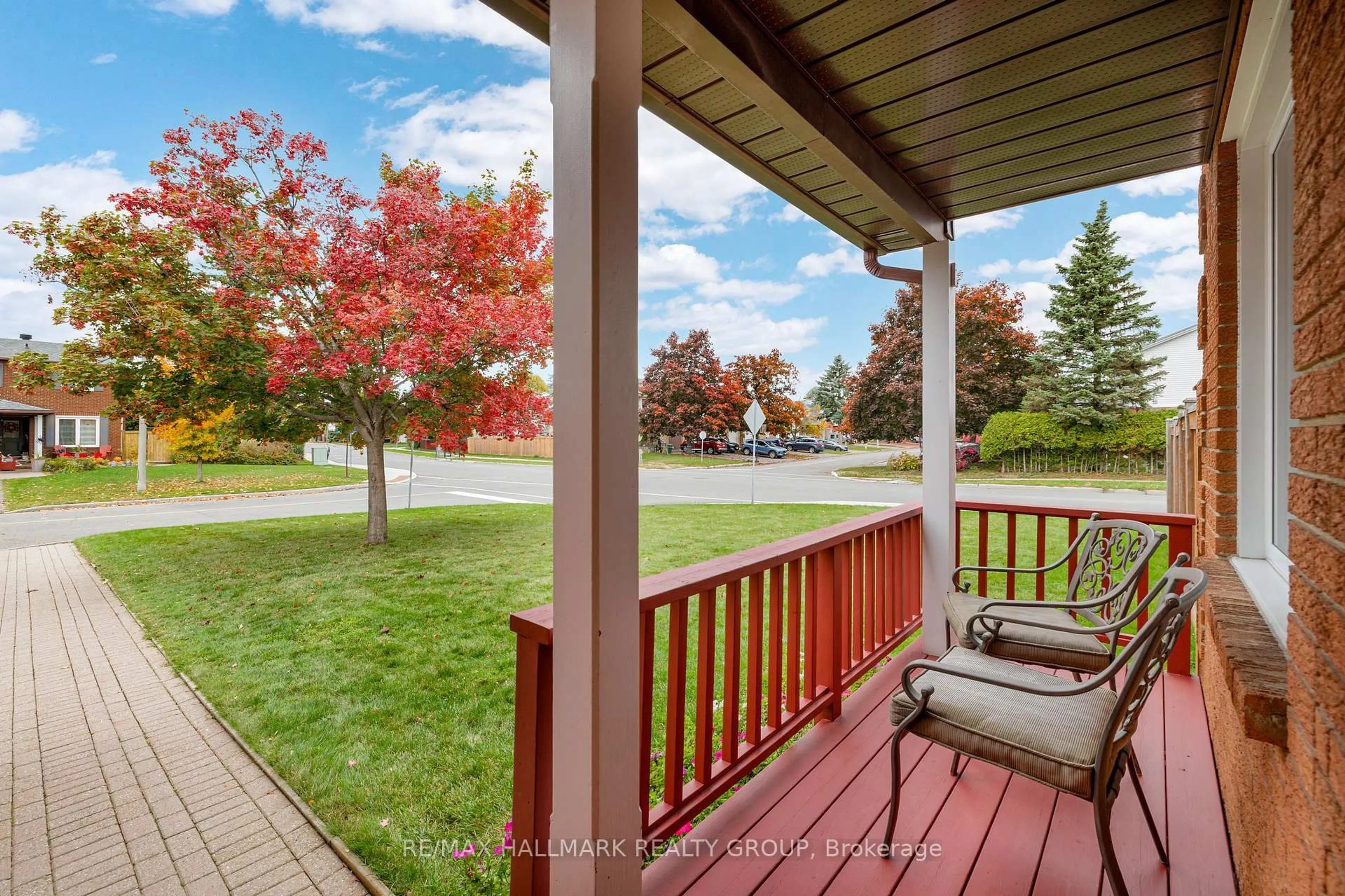 Patio, water/lake/river/ocean view for 336 McEachern Cres, Ottawa Ontario K1E 3P5