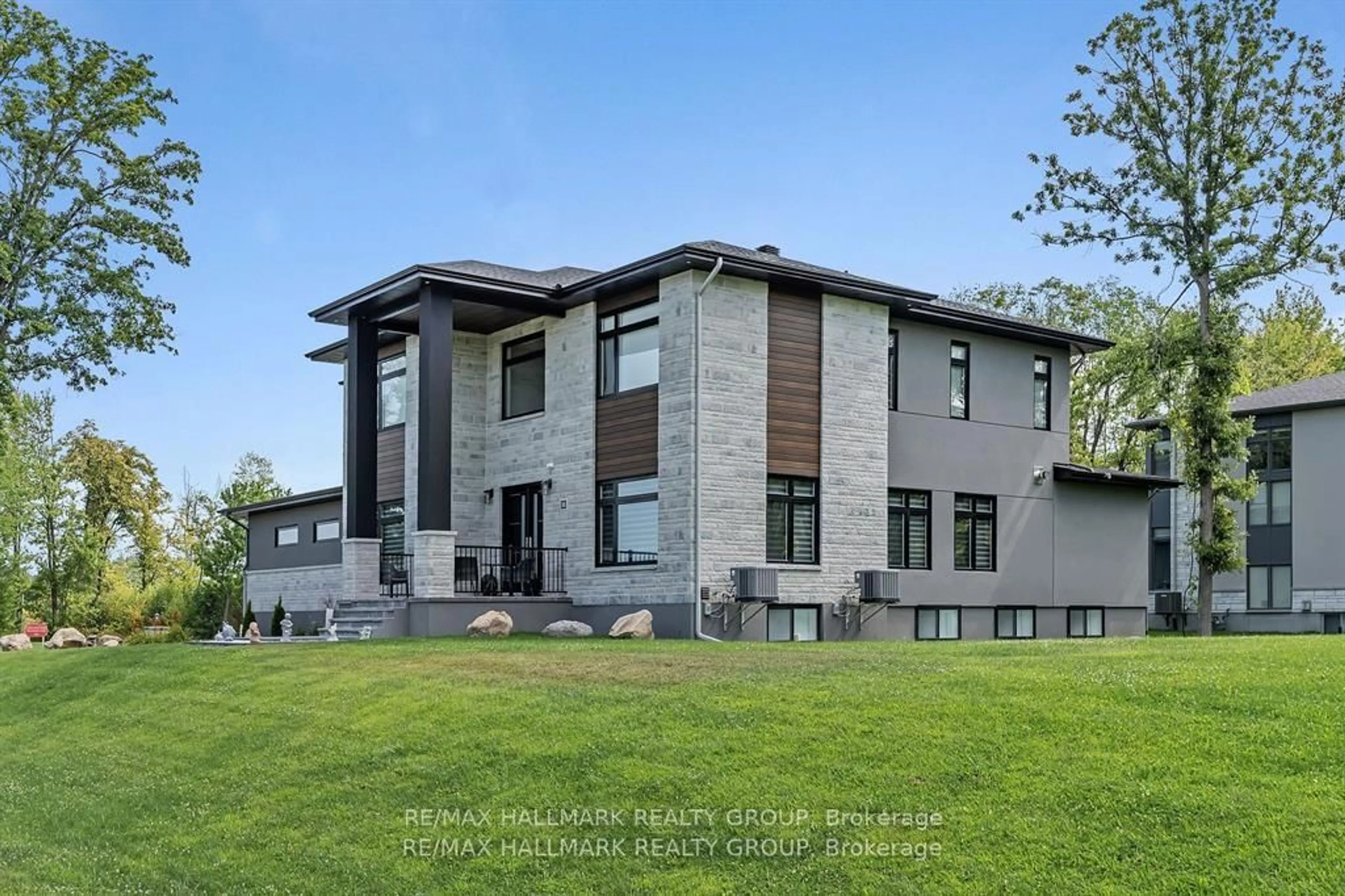 Home with brick exterior material, building for 595 Shoreway Dr, Greely Ontario K4P 0G3