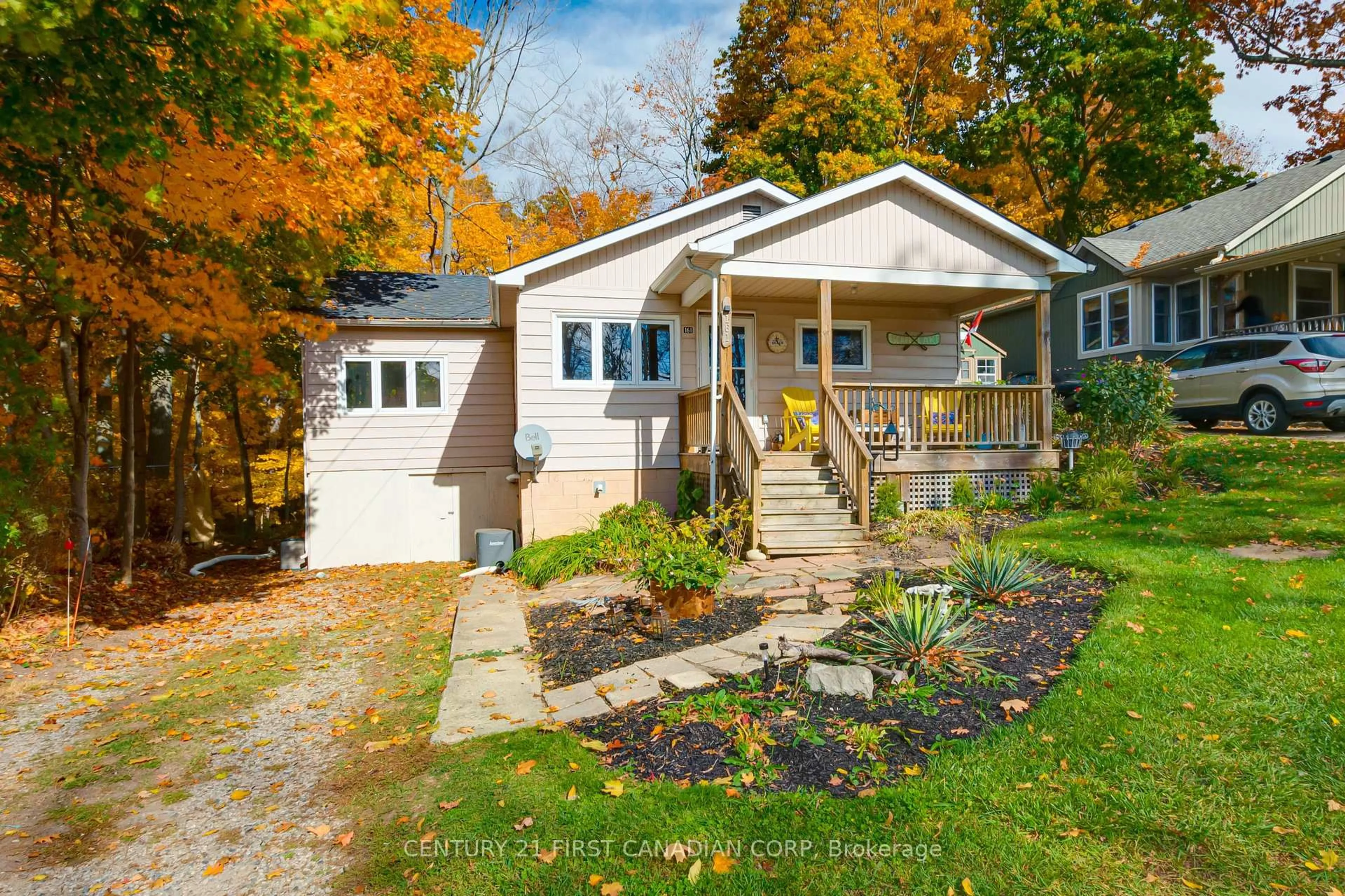 Home with vinyl exterior material, street for 161 Brayside St, Central Elgin Ontario N5L 1A2