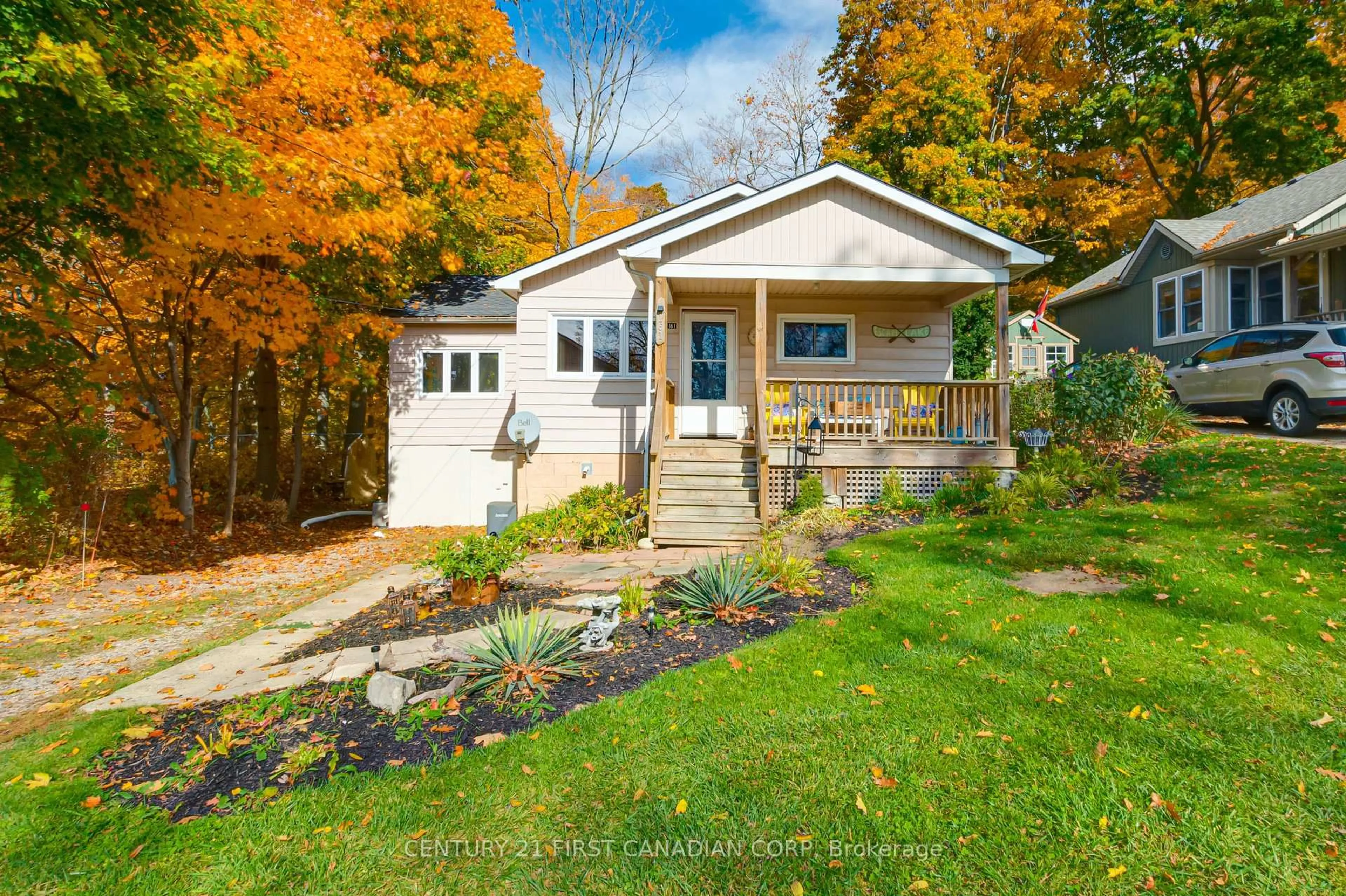 Home with vinyl exterior material, street for 161 Brayside St, Central Elgin Ontario N5L 1A2