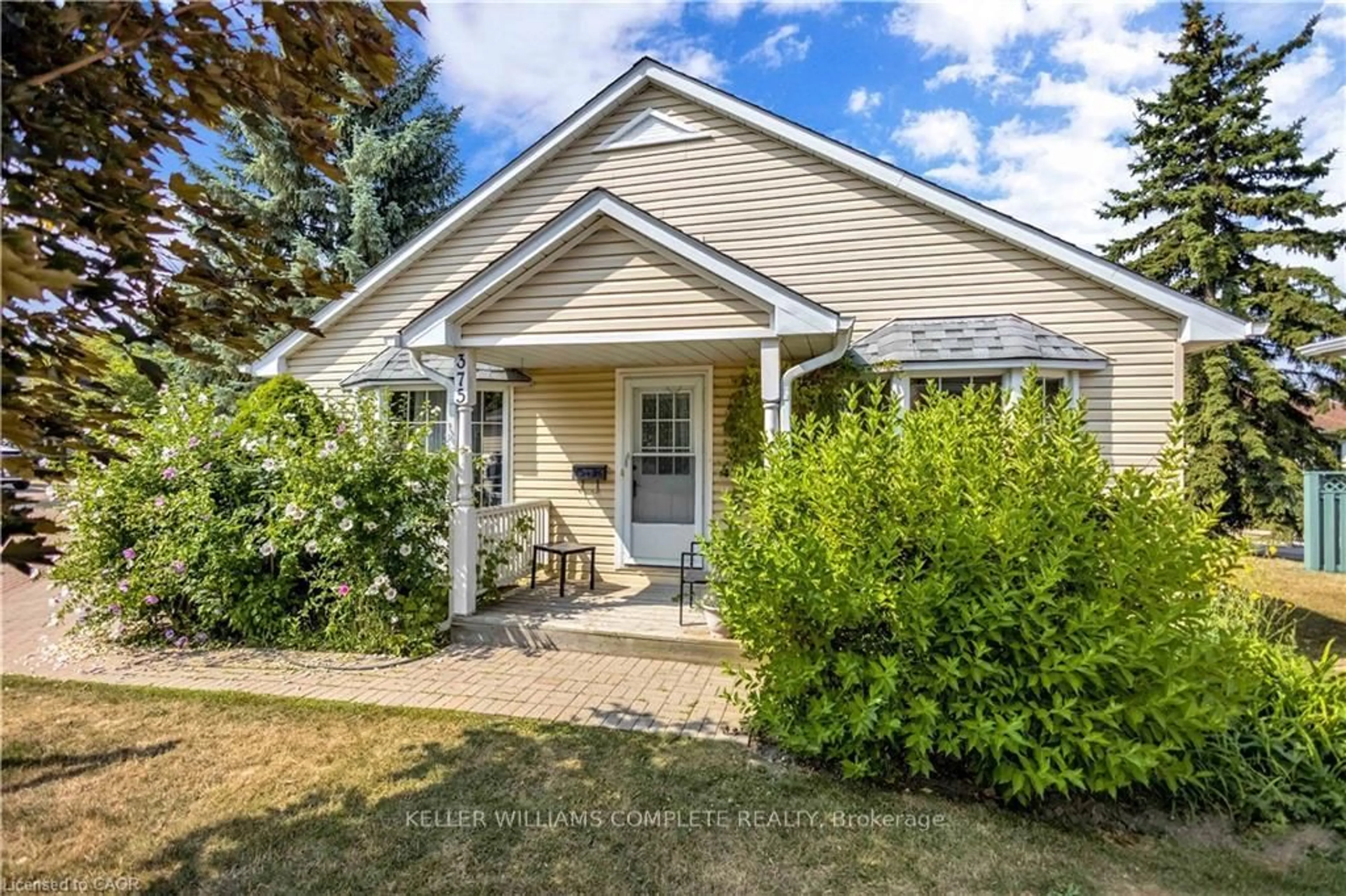 Home with vinyl exterior material, street for 375 SILVERBIRCH Blvd, Hamilton Ontario L0R 1W0