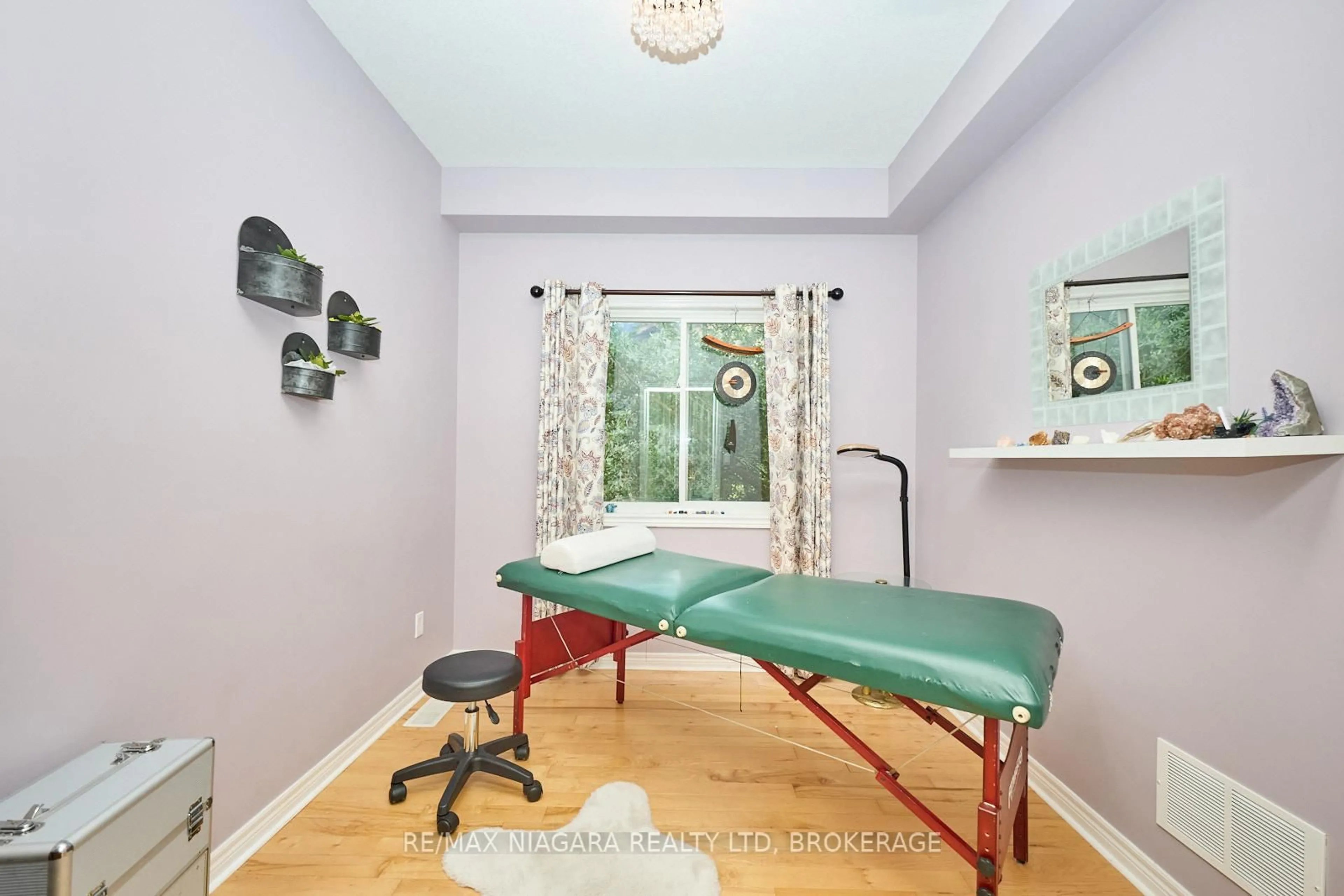 A pic of a room for 690 Brian St, Fort Erie Ontario L2A 6W2