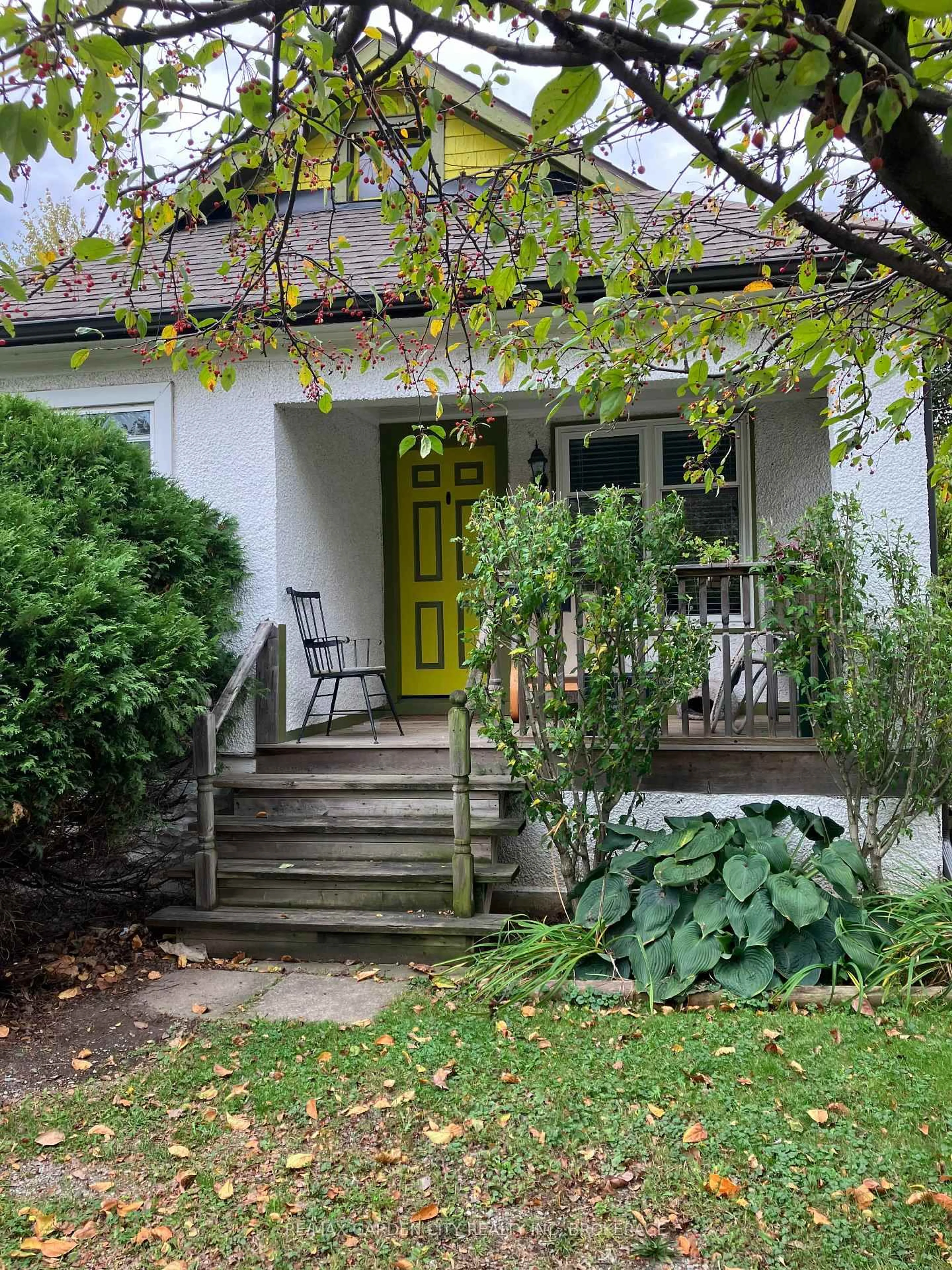 Unknown for 16 Ida St, St. Catharines Ontario L2R 3X4