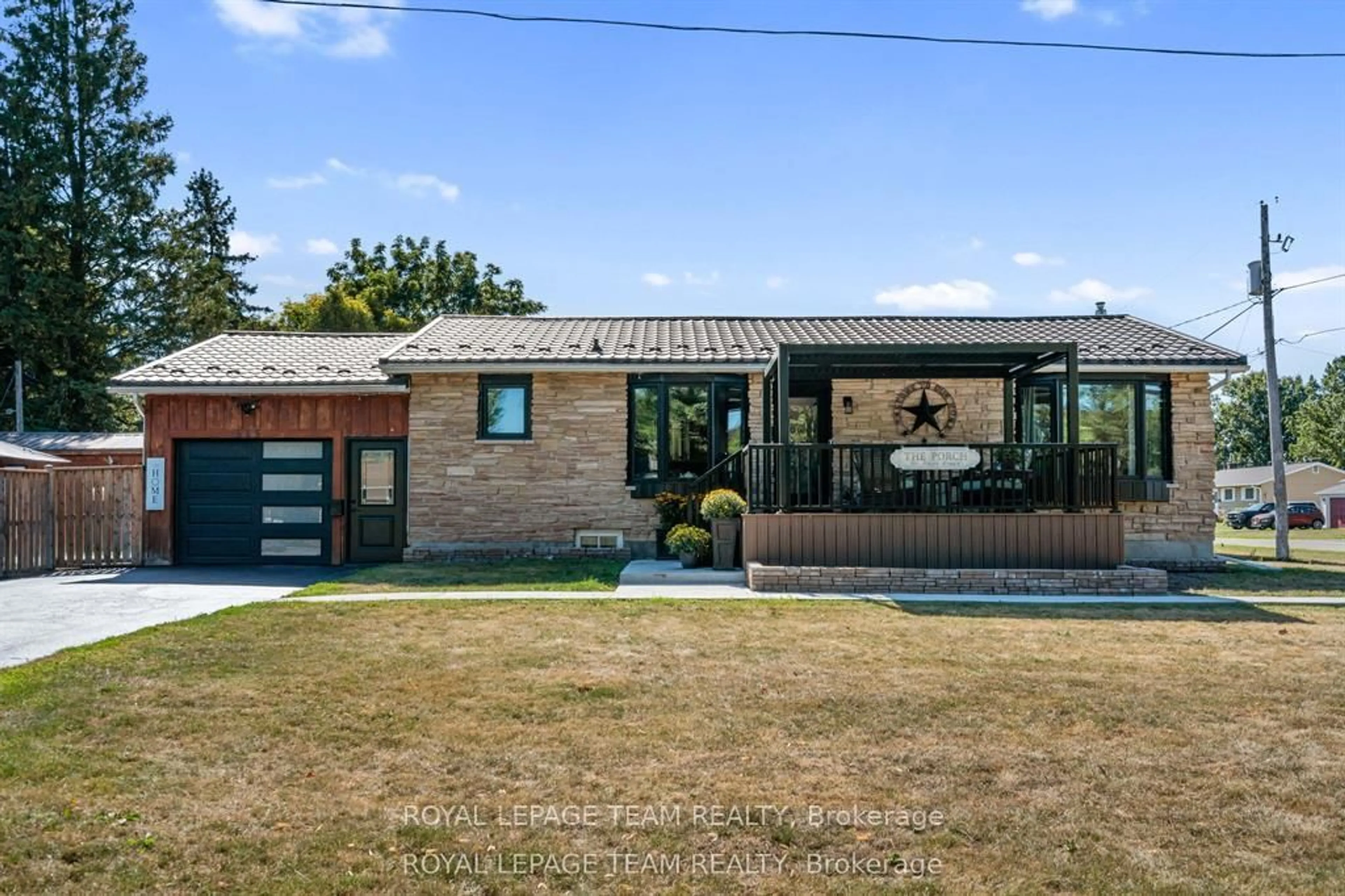 Home with brick exterior material, street for 565 Dufferin St, North Dundas Ontario K0C 2K0