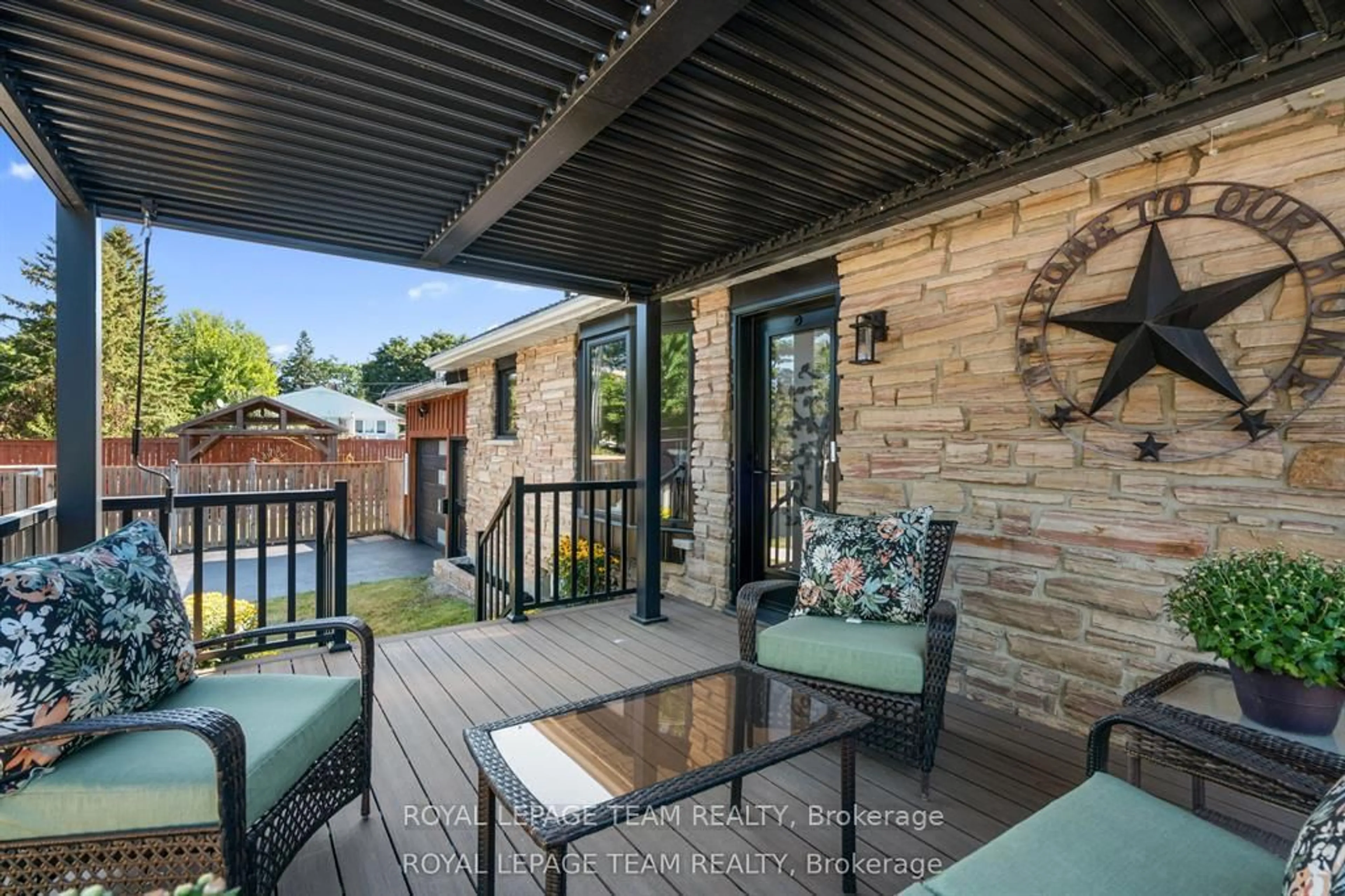 Patio, water/lake/river/ocean view for 565 Dufferin St, North Dundas Ontario K0C 2K0