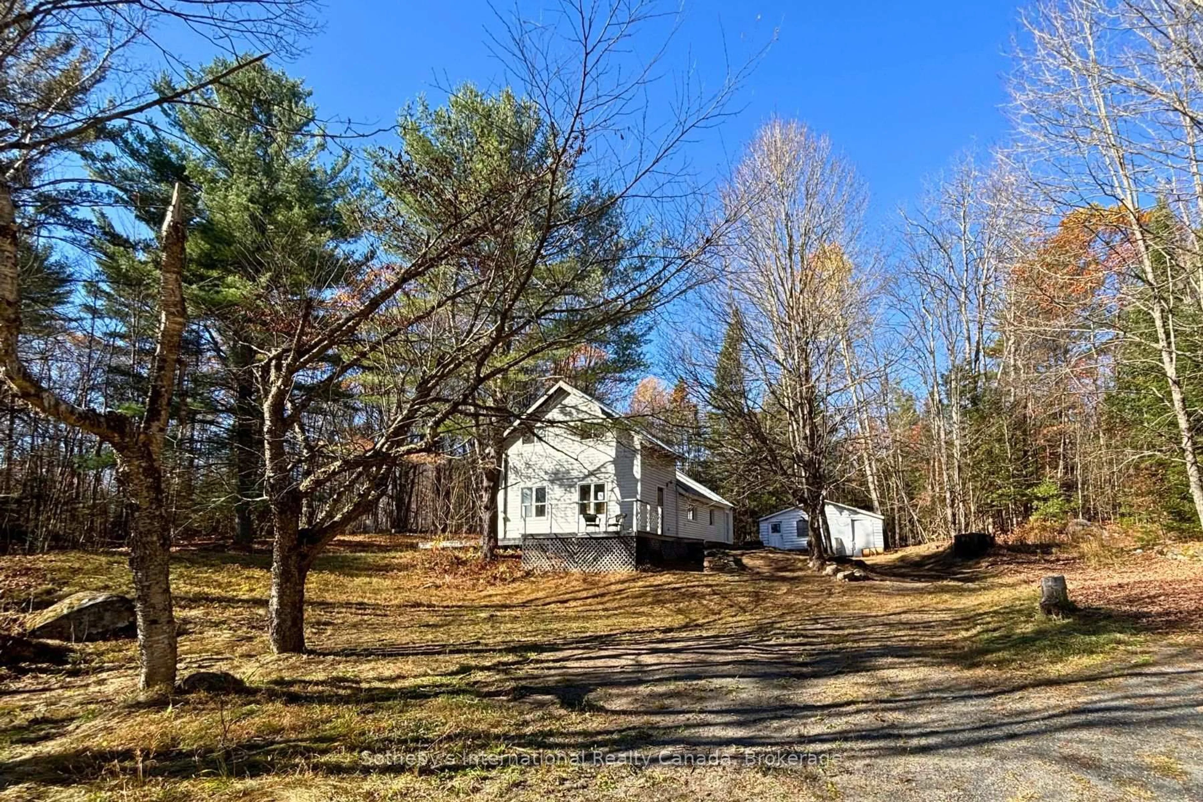 A pic from outside/outdoor area/front of a property/back of a property/a pic from drone, unknown for 240 Britannia Rd, Huntsville Ontario P1H 2J3