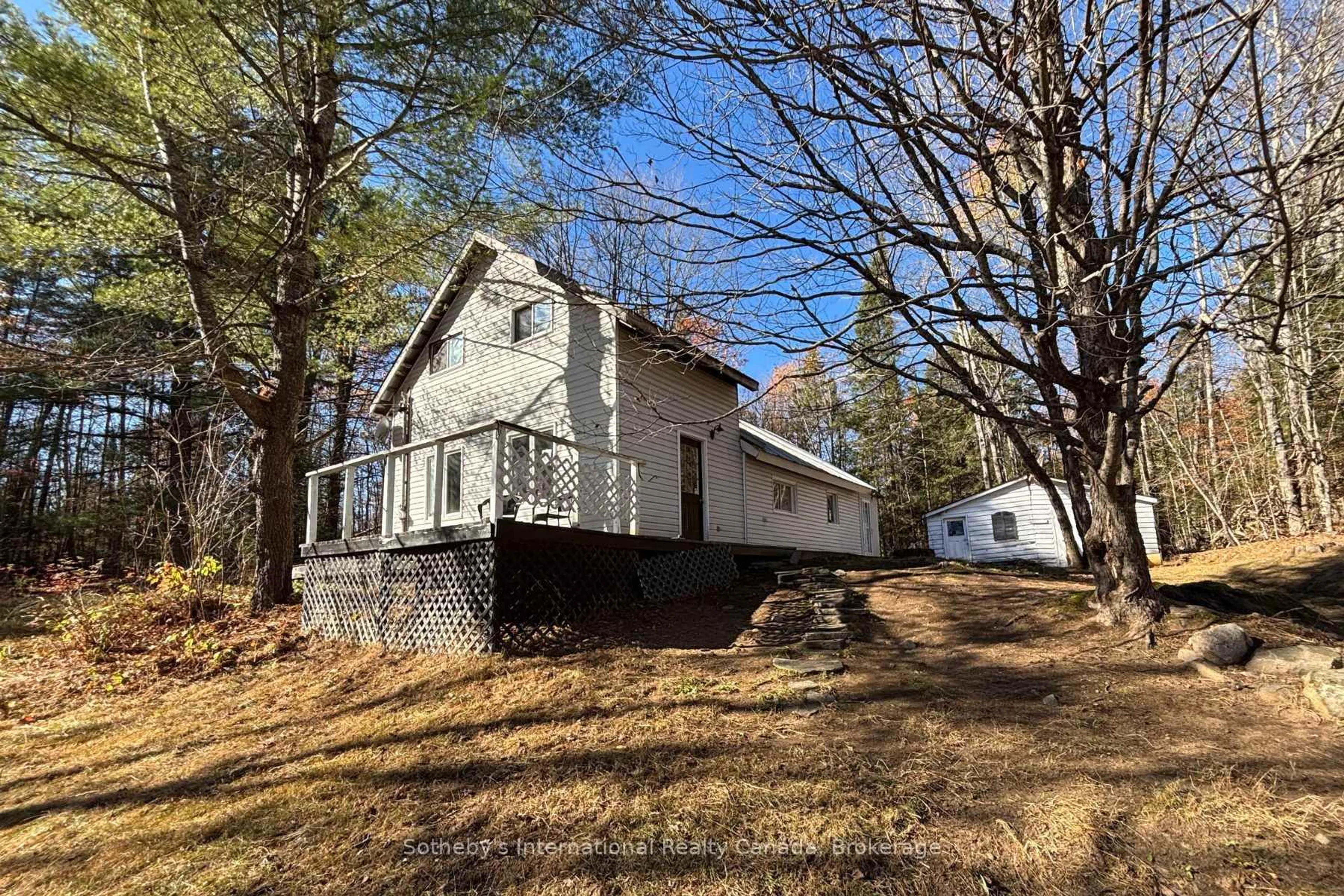 A pic from outside/outdoor area/front of a property/back of a property/a pic from drone, unknown for 240 Britannia Rd, Huntsville Ontario P1H 2J3