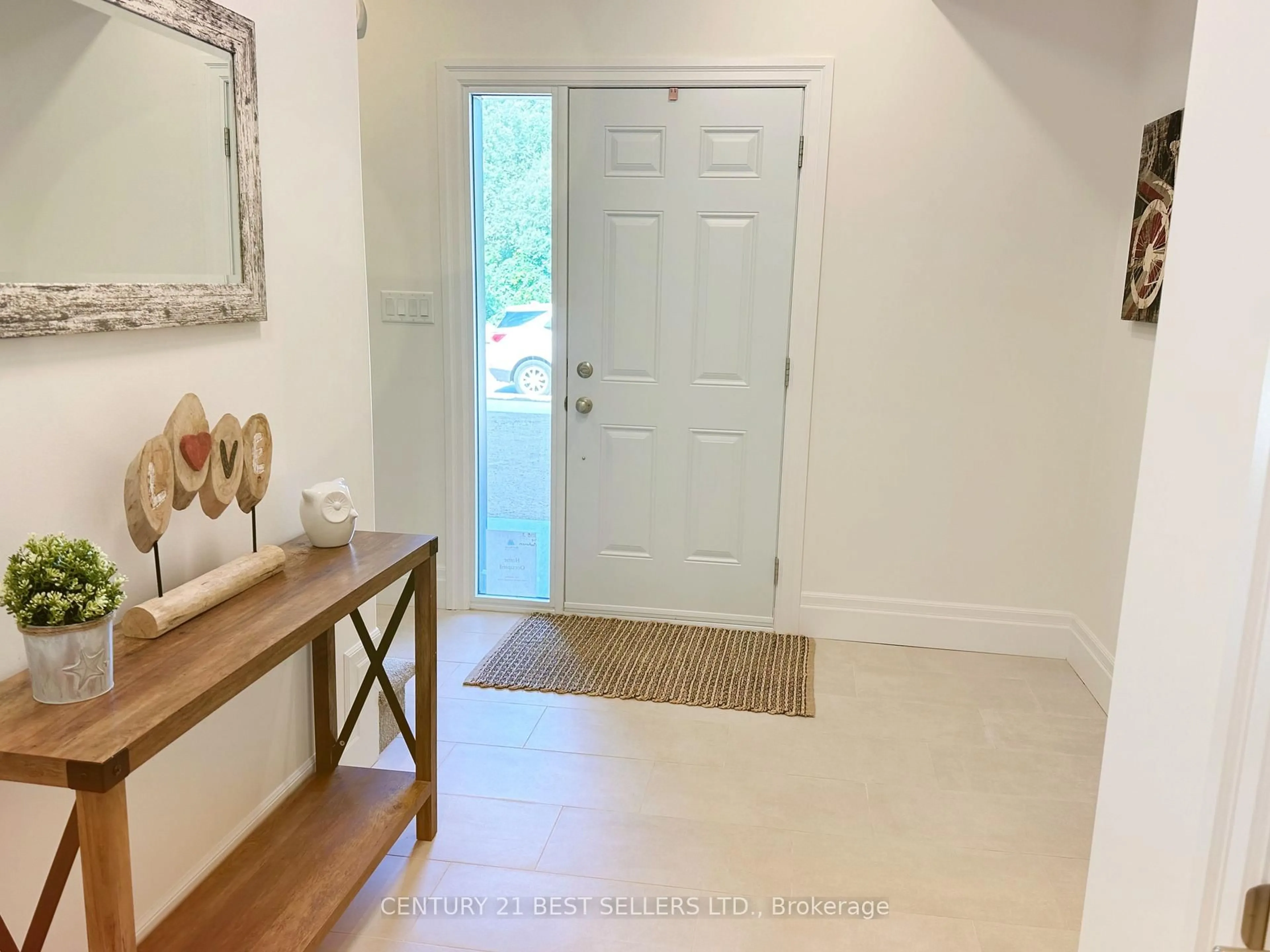 Indoor entryway for 79 Buchanan Ave, Prince Edward County Ontario K0K 2T0