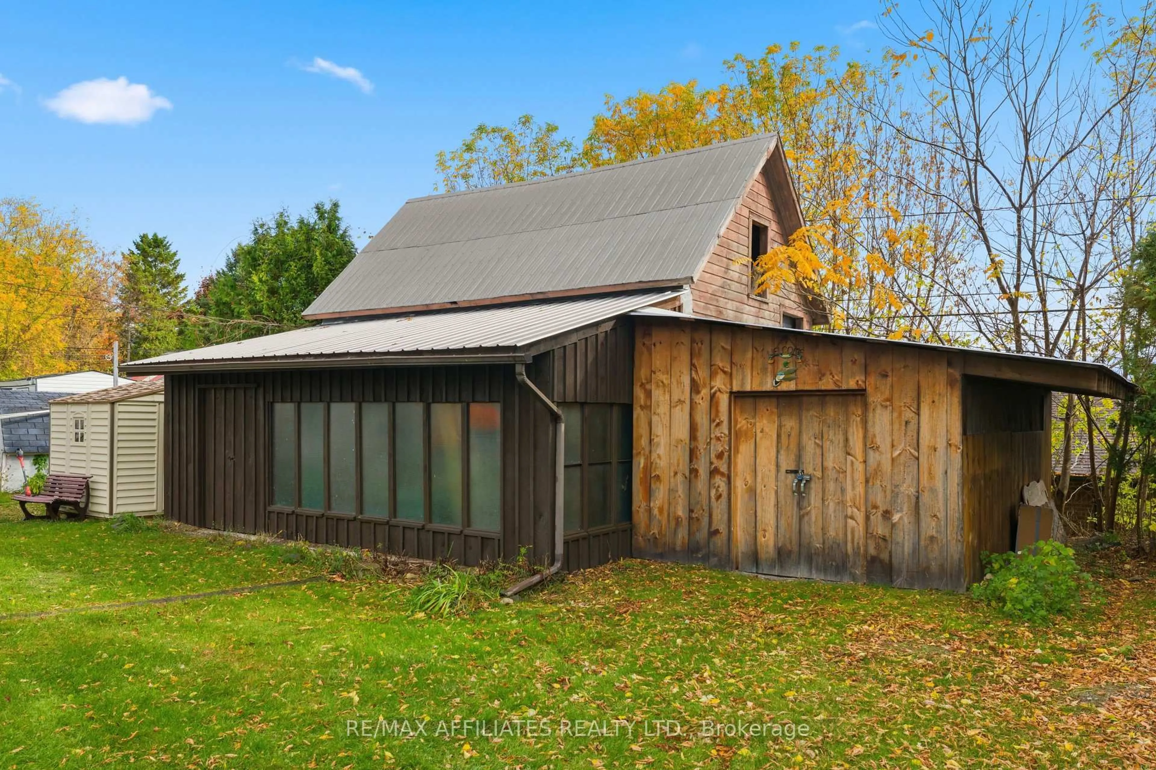 Shed for 151 Henry St, Prescott Ontario K0E 1T0