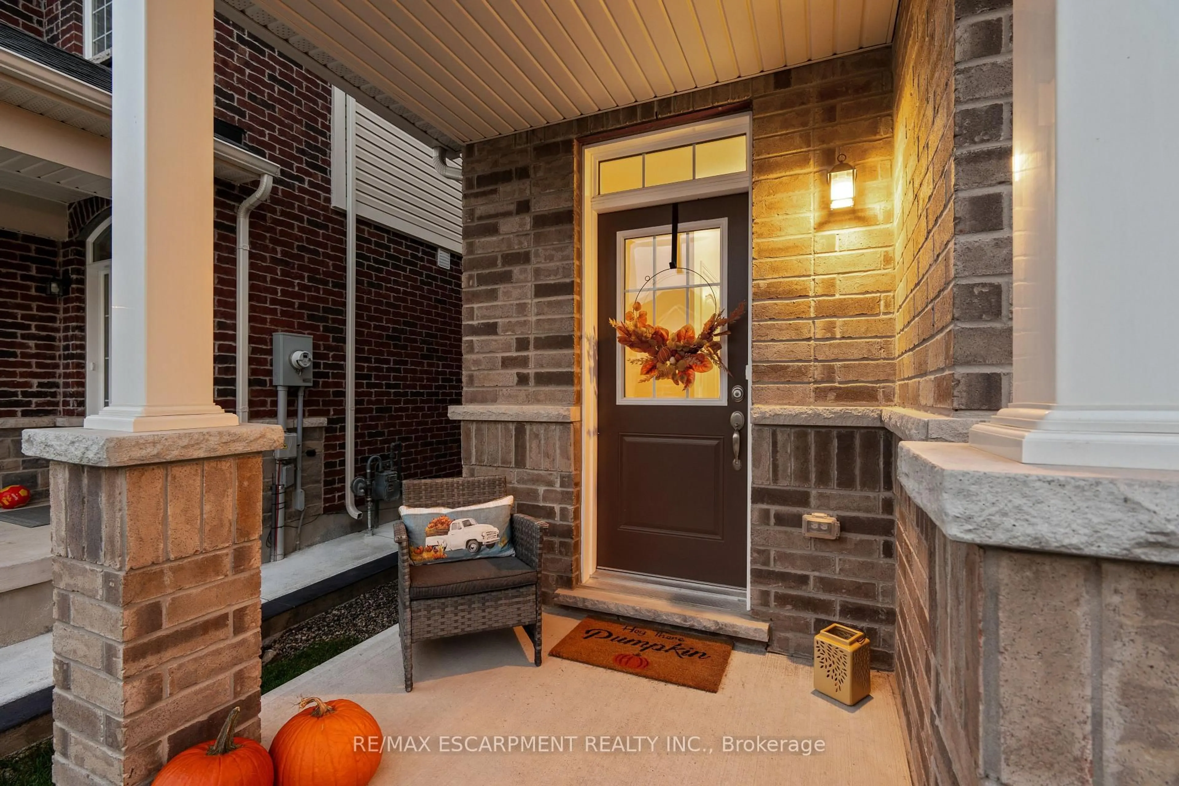 Indoor entryway for 9 Elsegood Dr, Guelph Ontario N1L 0R5