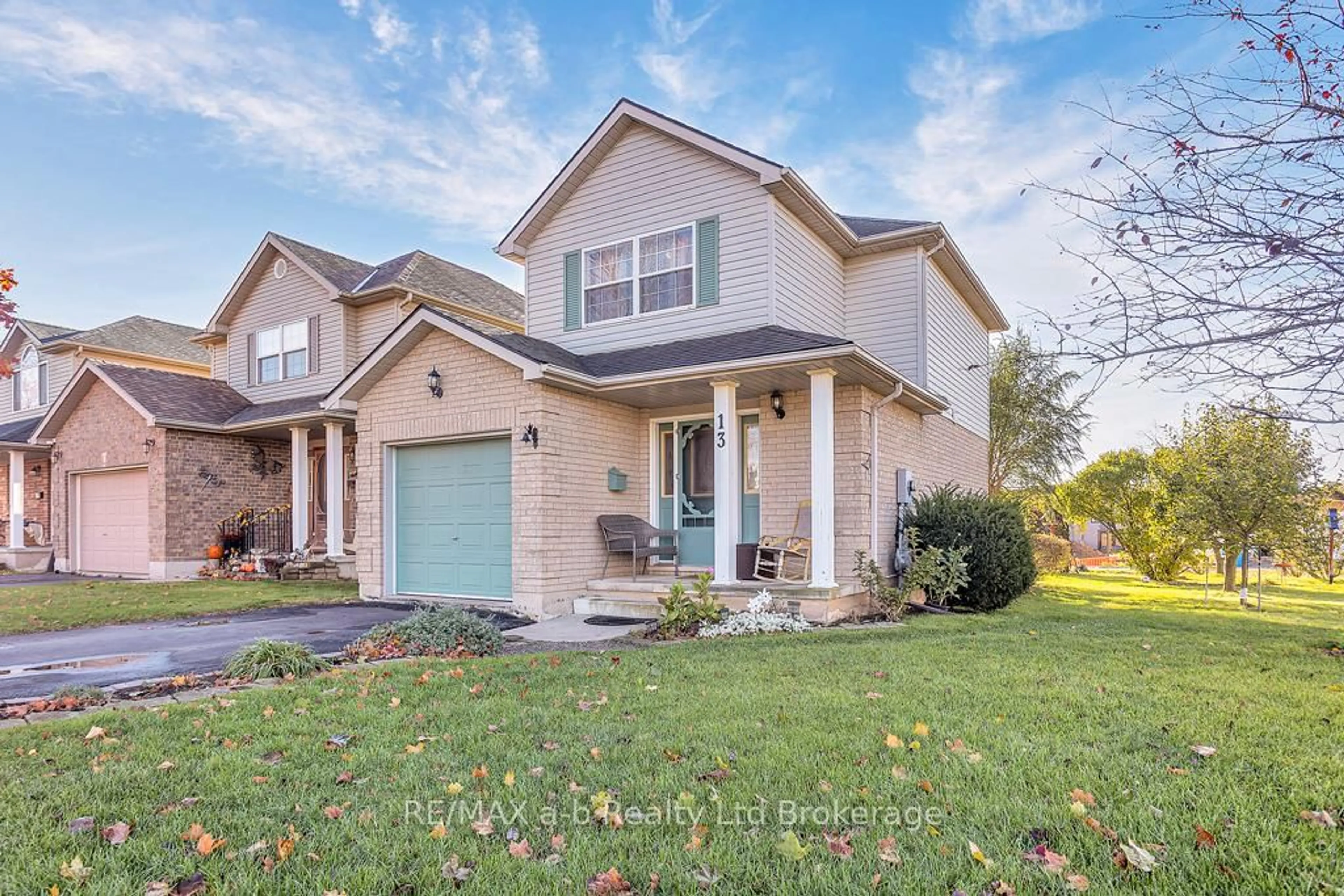 Home with brick exterior material, street for 13 Southridge Rd, Tillsonburg Ontario N4G 5T8