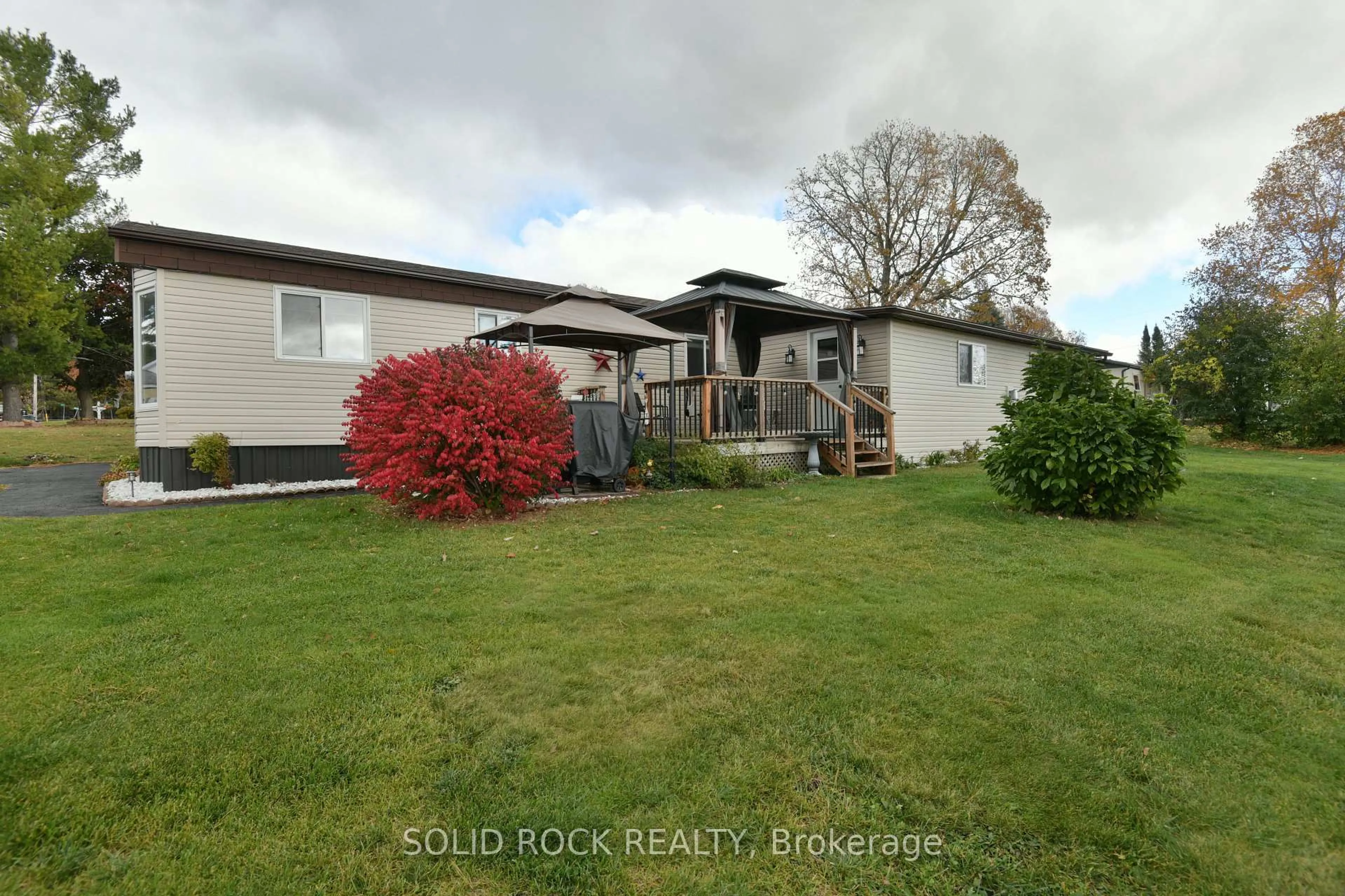 A pic from outside/outdoor area/front of a property/back of a property/a pic from drone, water/lake/river/ocean view for 26 Evergreen Lane, White Lake Ontario K0A 3L0