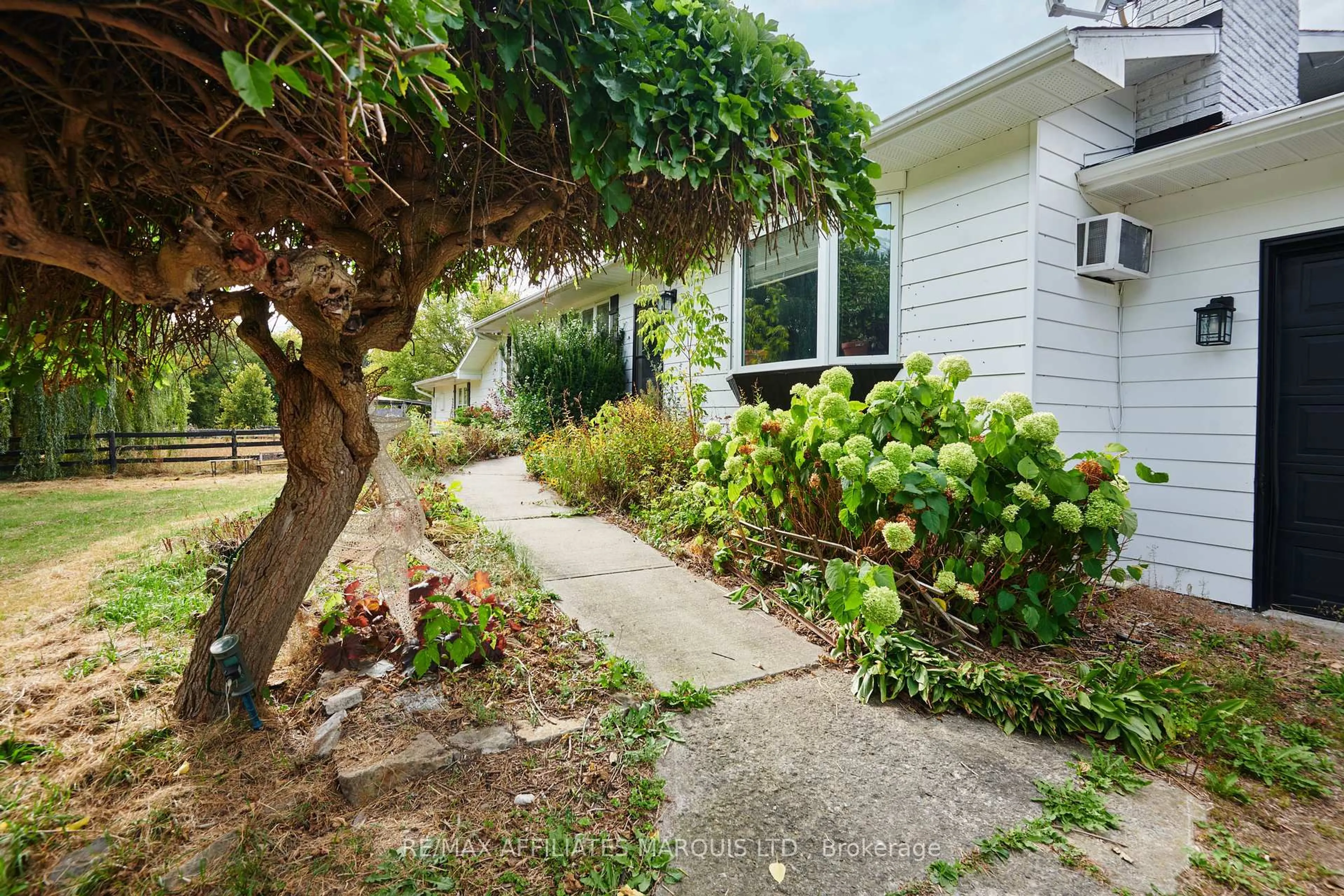 Patio, street for 7788 County 21 Rd, Augusta Ontario K0E 1X0