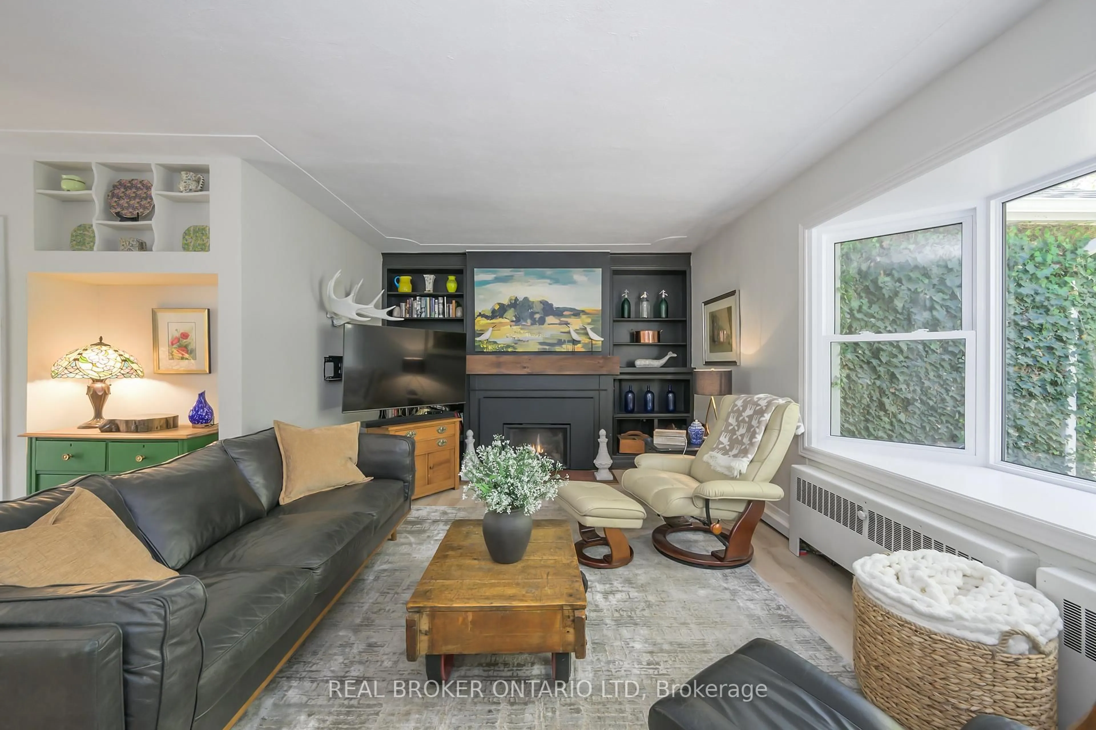 Living room with furniture, unknown for 514 Upper Queen St, London South Ontario N6C 3T9