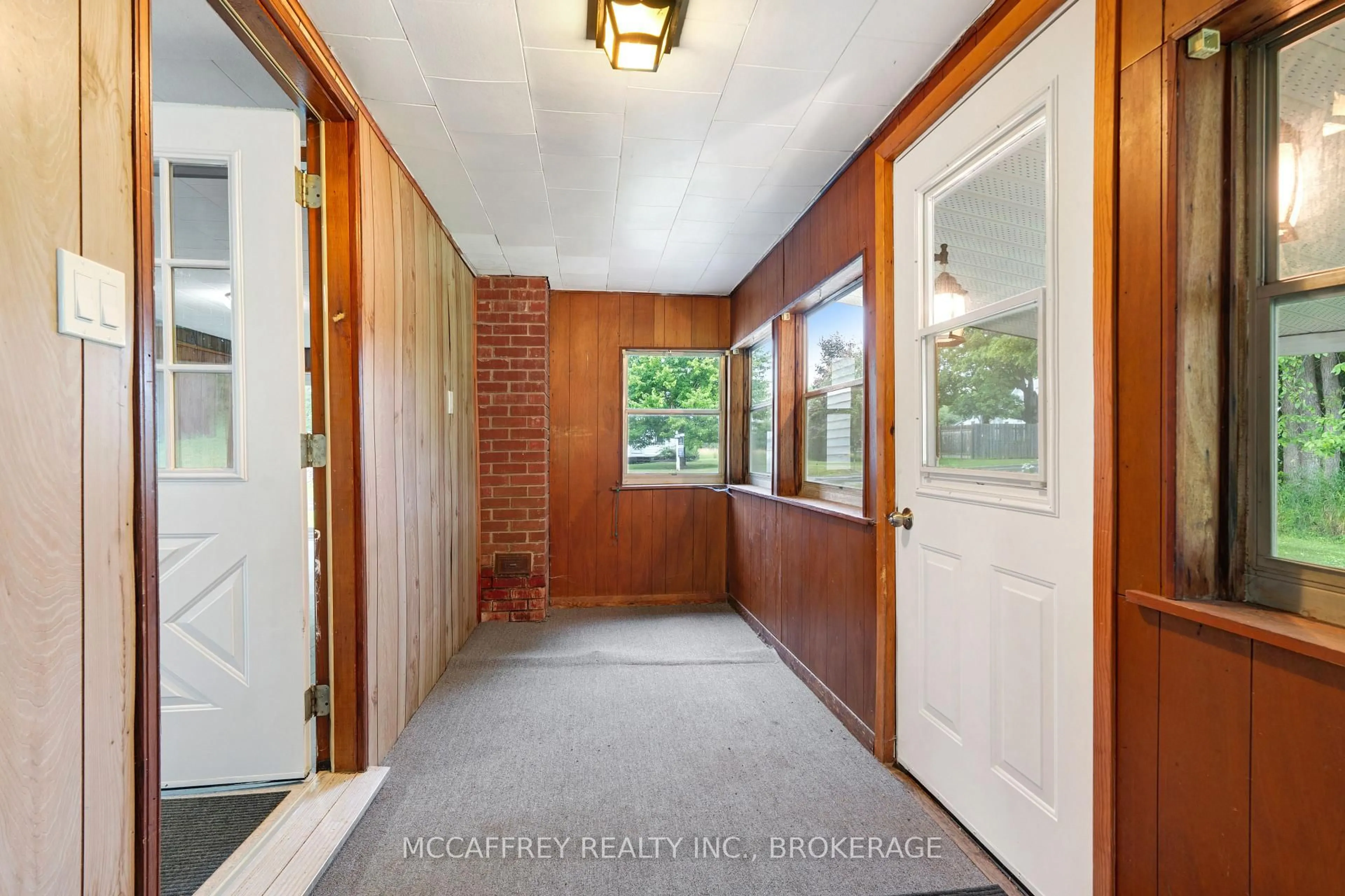 Indoor entryway for 333 Burridge Rd, Godfrey Ontario K0H 1T0