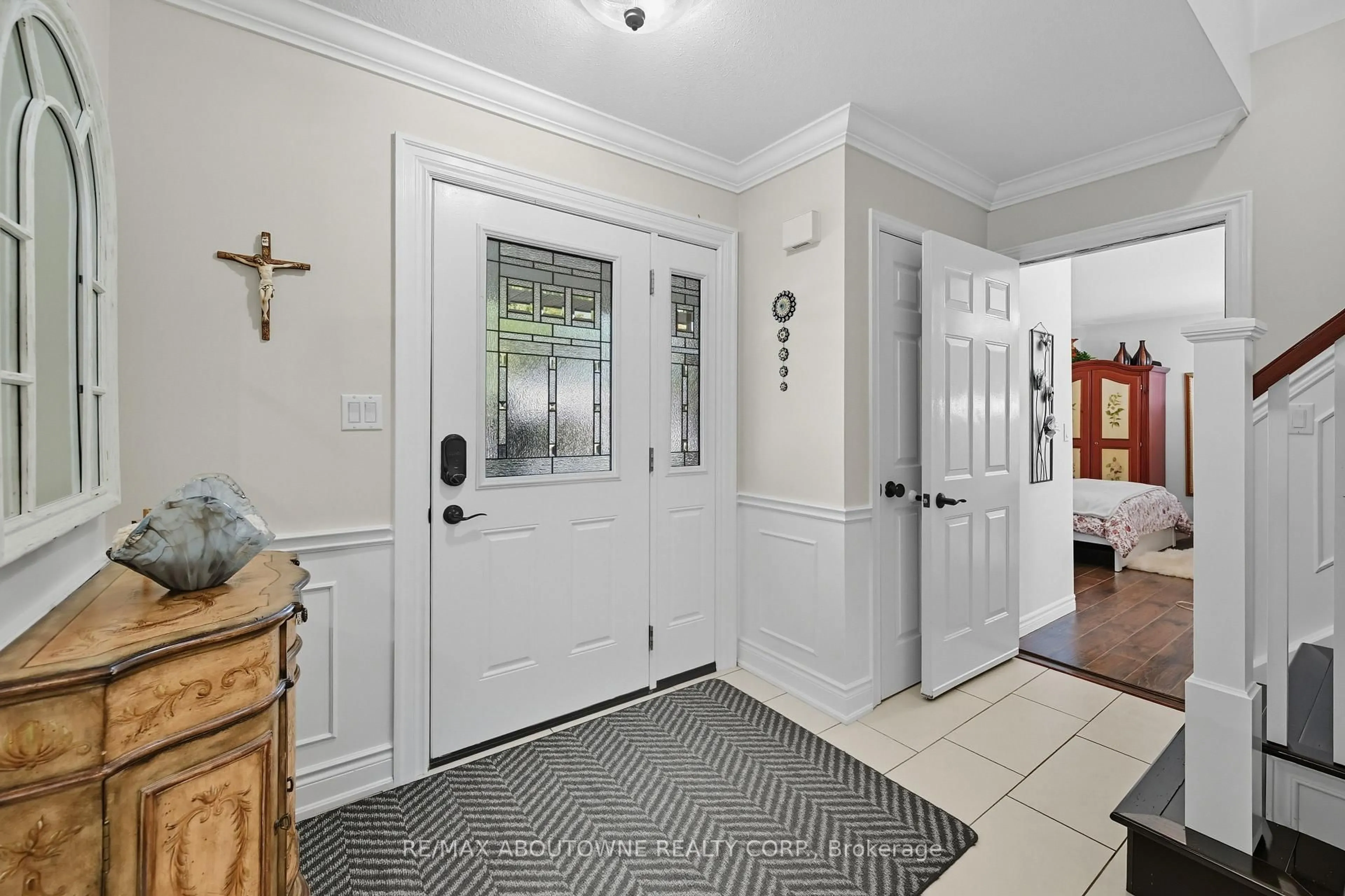 Indoor entryway for 4514 Dufferin Ave, Lincoln Ontario L0R 1B5