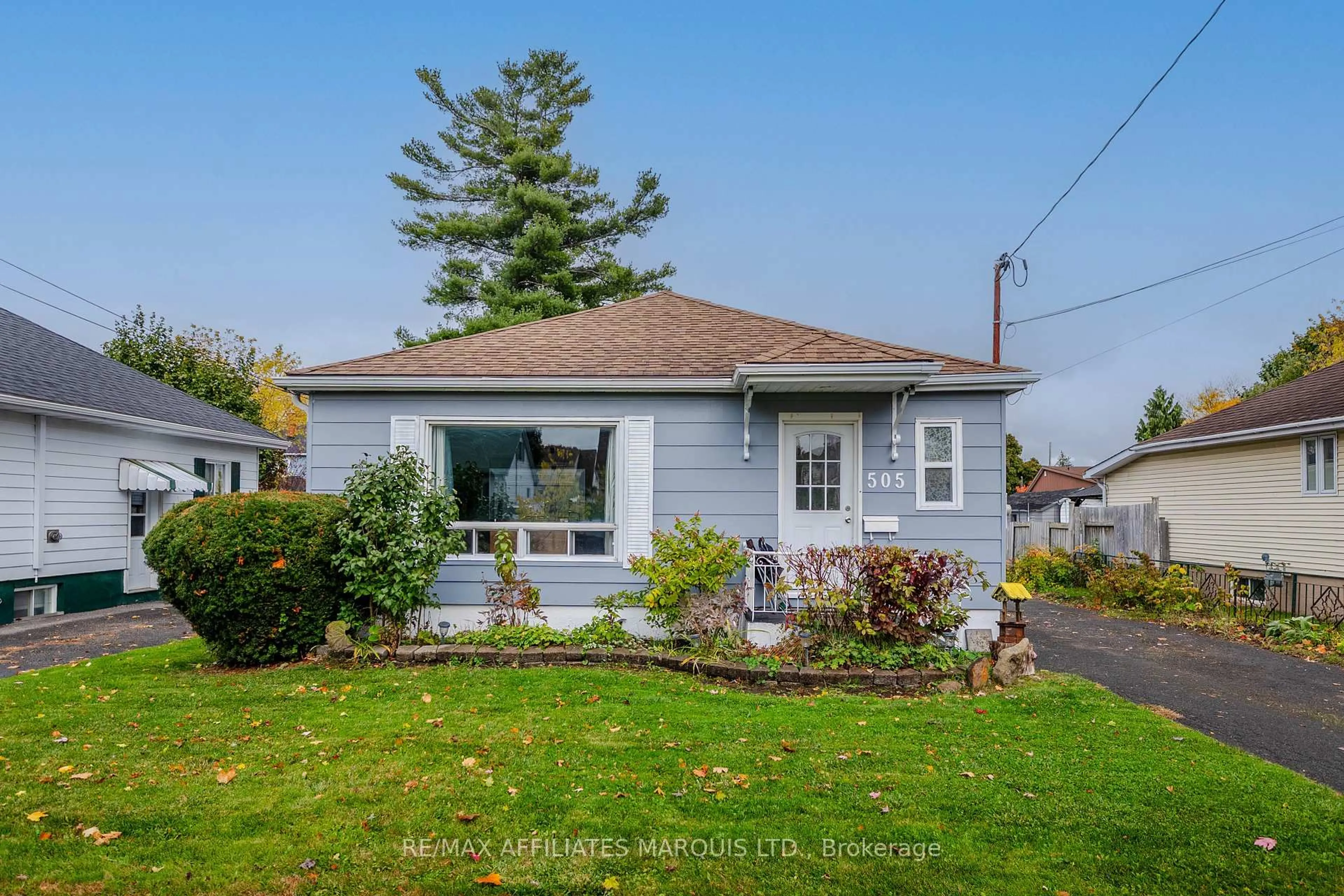 Home with vinyl exterior material, street for 505 Guy St, Cornwall Ontario K6H 4V7