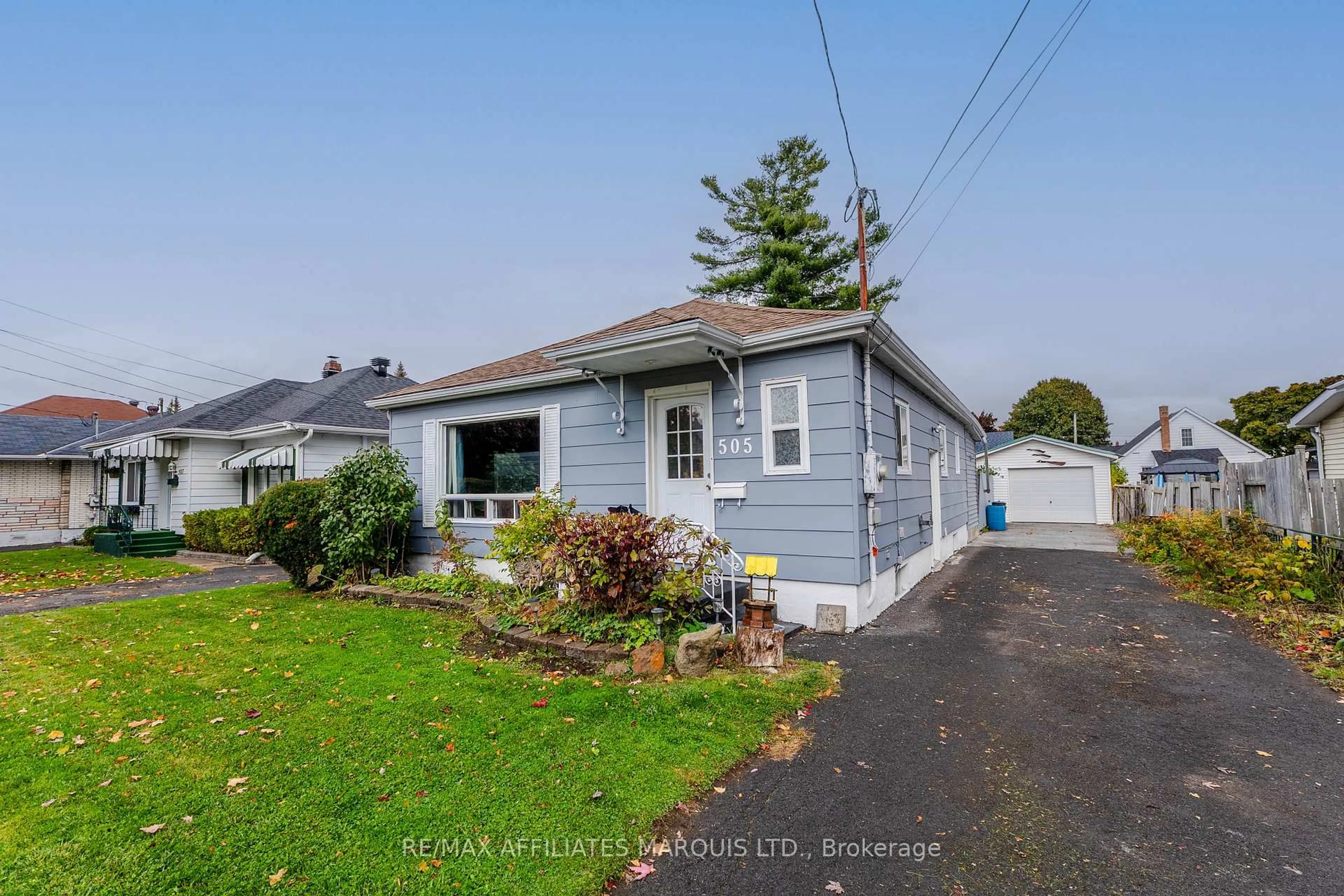 Home with vinyl exterior material, street for 505 Guy St, Cornwall Ontario K6H 4V7