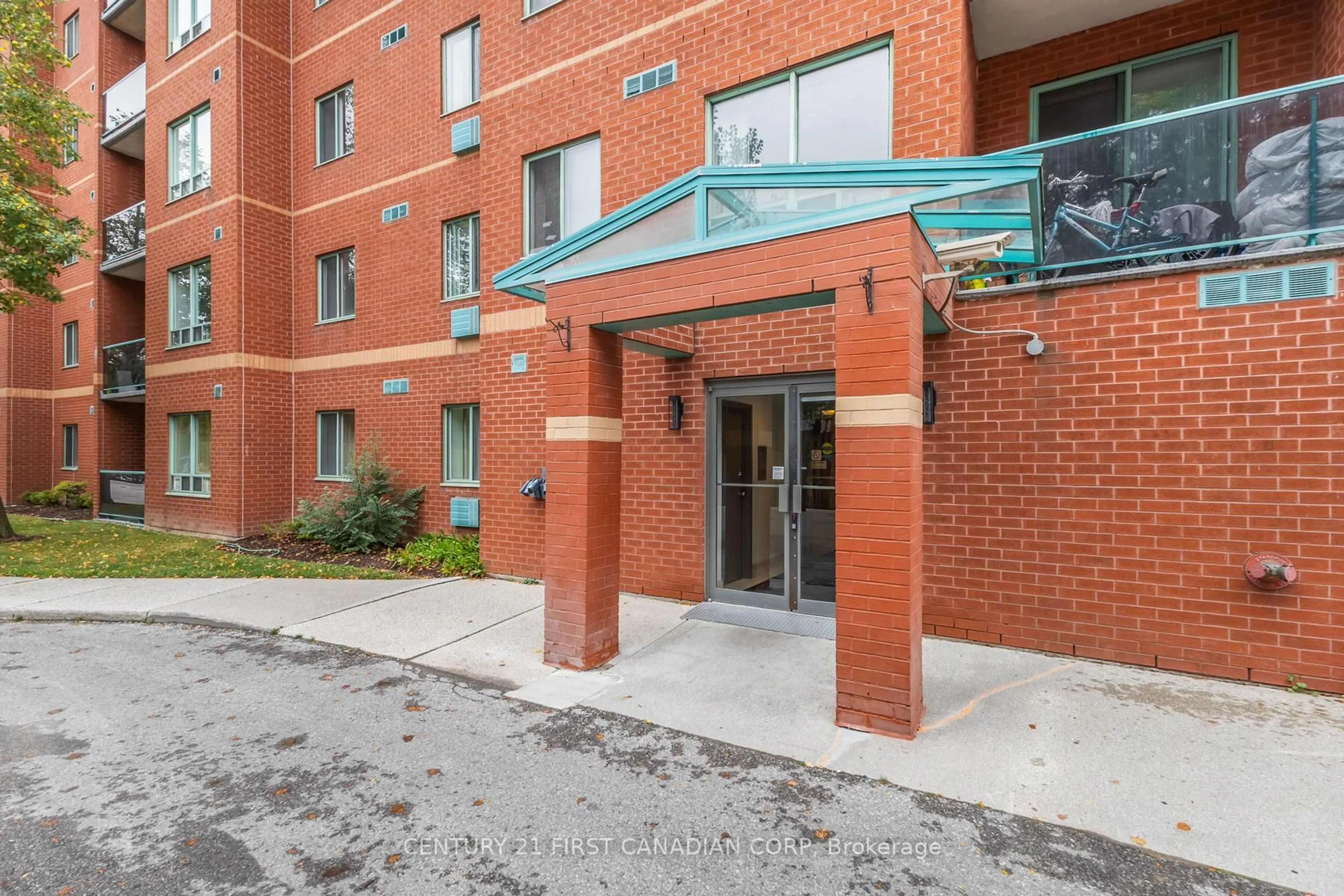 Indoor foyer for 76 Base Line Rd #108, London South Ontario N6J 4X6