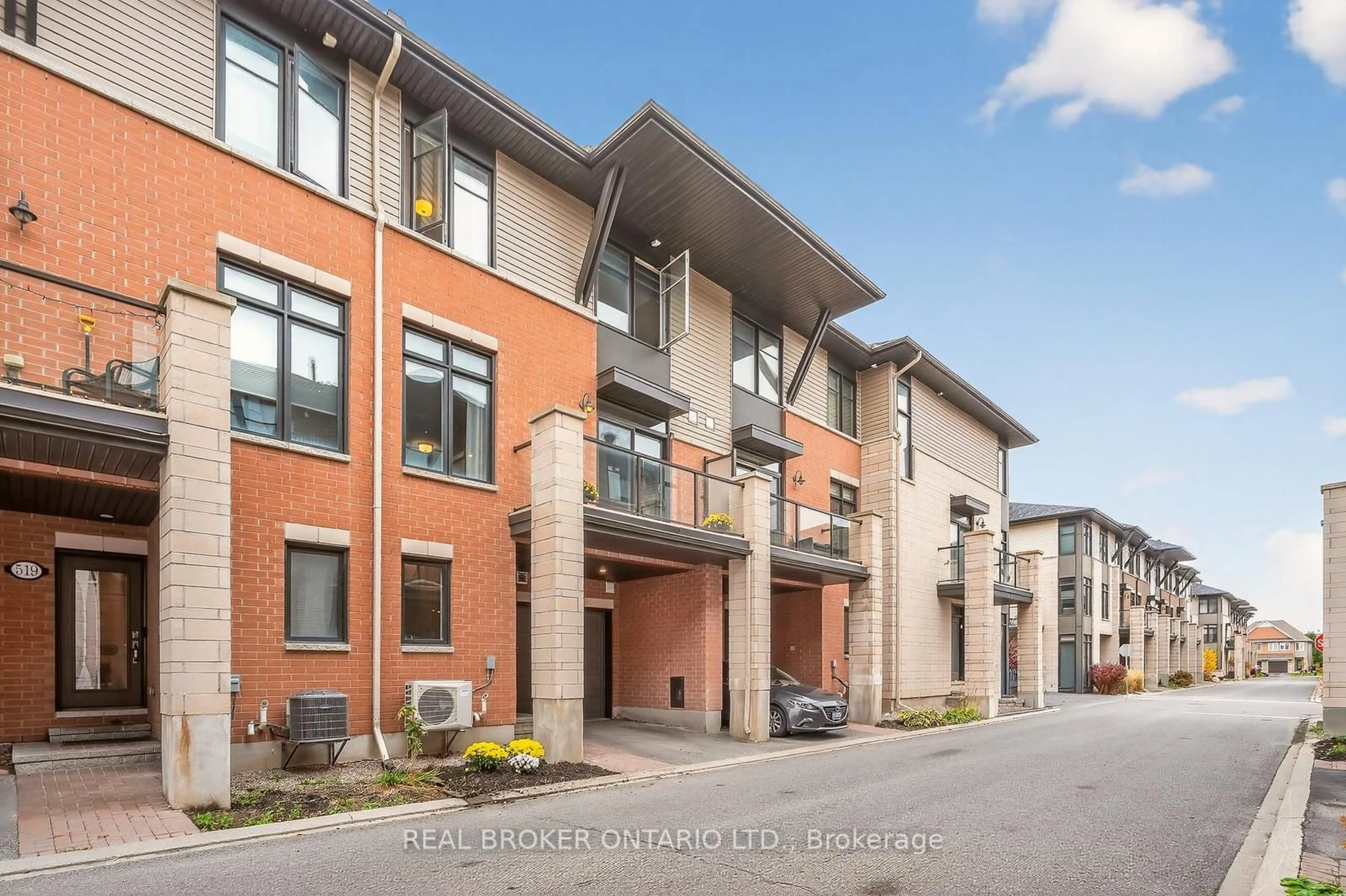 Unknown for 521 Chaperal Private, Ottawa Ontario K4A 0Y2