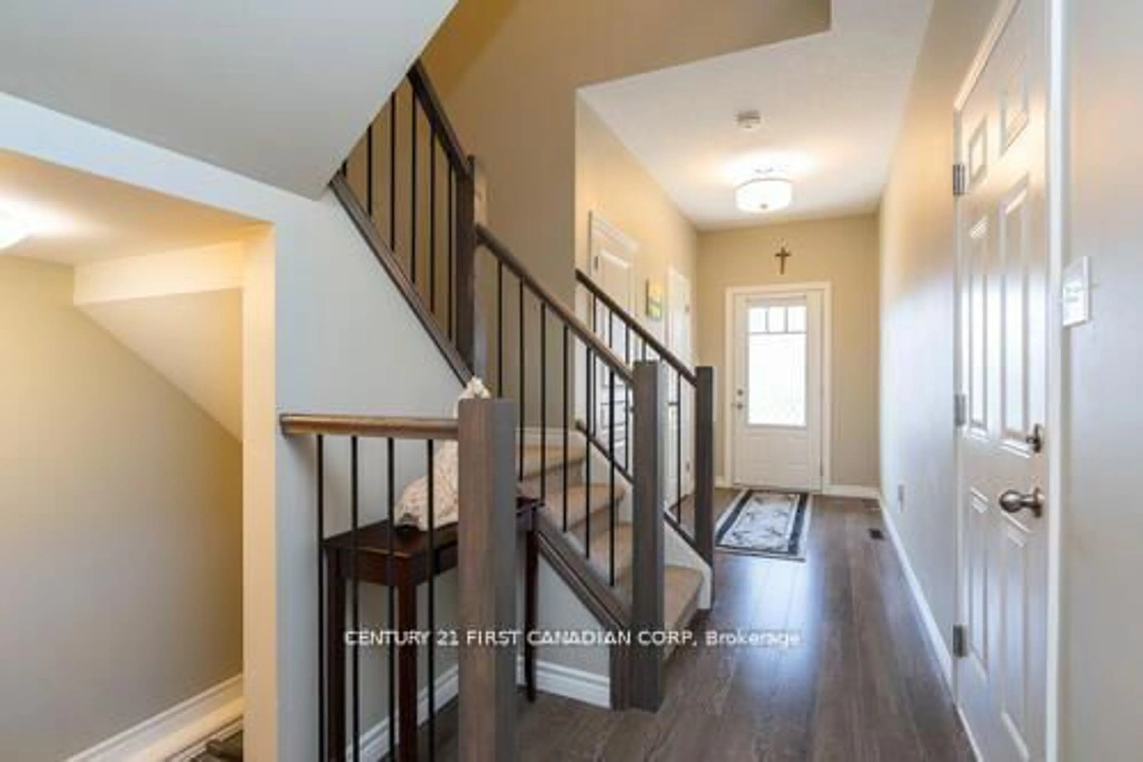 Indoor entryway for 1924 Cedarhollow Blvd #41, London North Ontario N5X 0K3