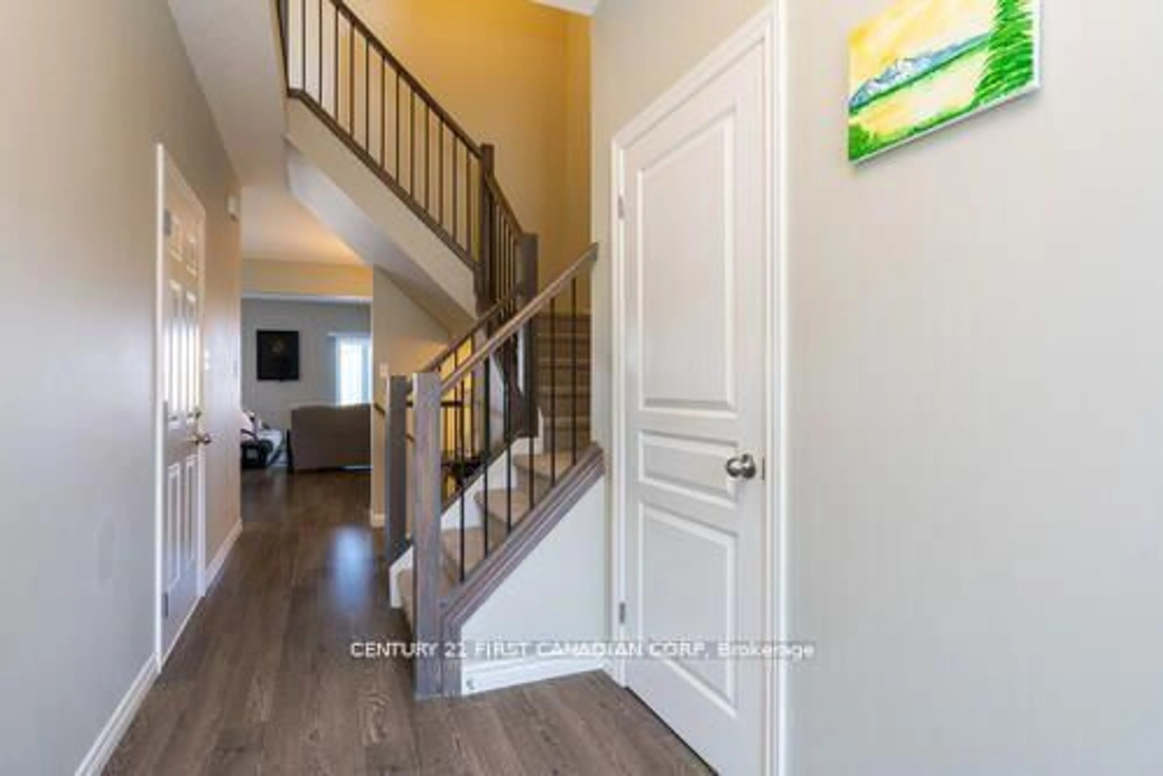 Indoor entryway for 1924 Cedarhollow Blvd #41, London North Ontario N5X 0K3