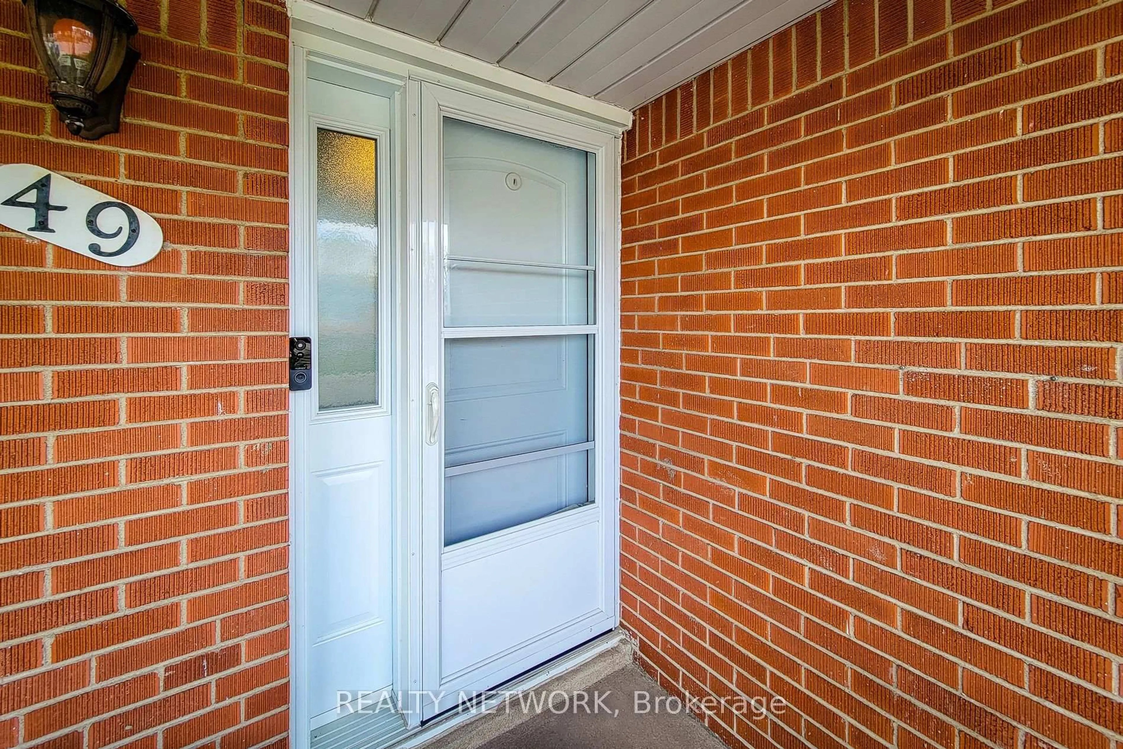 Indoor entryway for 49 Nottingham Ave, Hamilton Ontario L8T 3N5